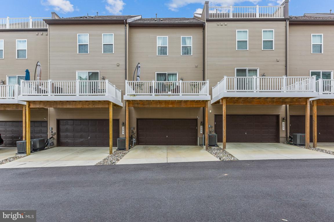 CAPITAL COURT - Residential Lease