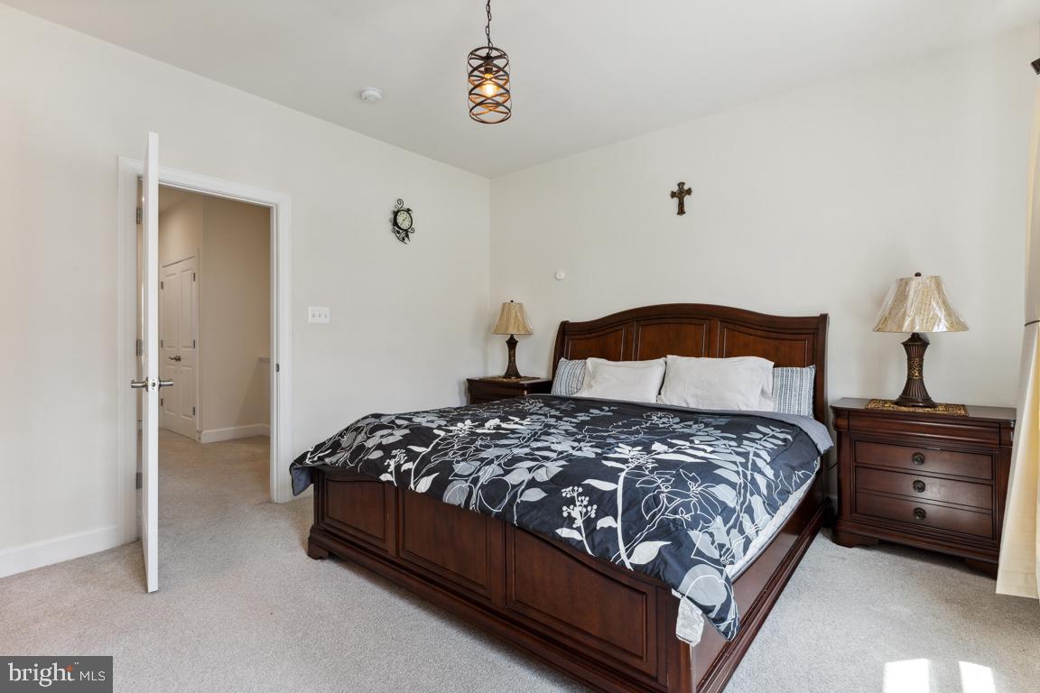 CAPITAL COURT - Residential Lease