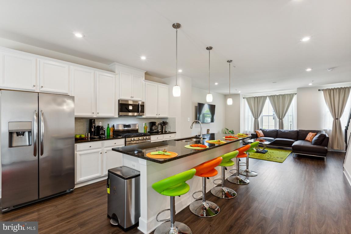 CAPITAL COURT - Residential Lease