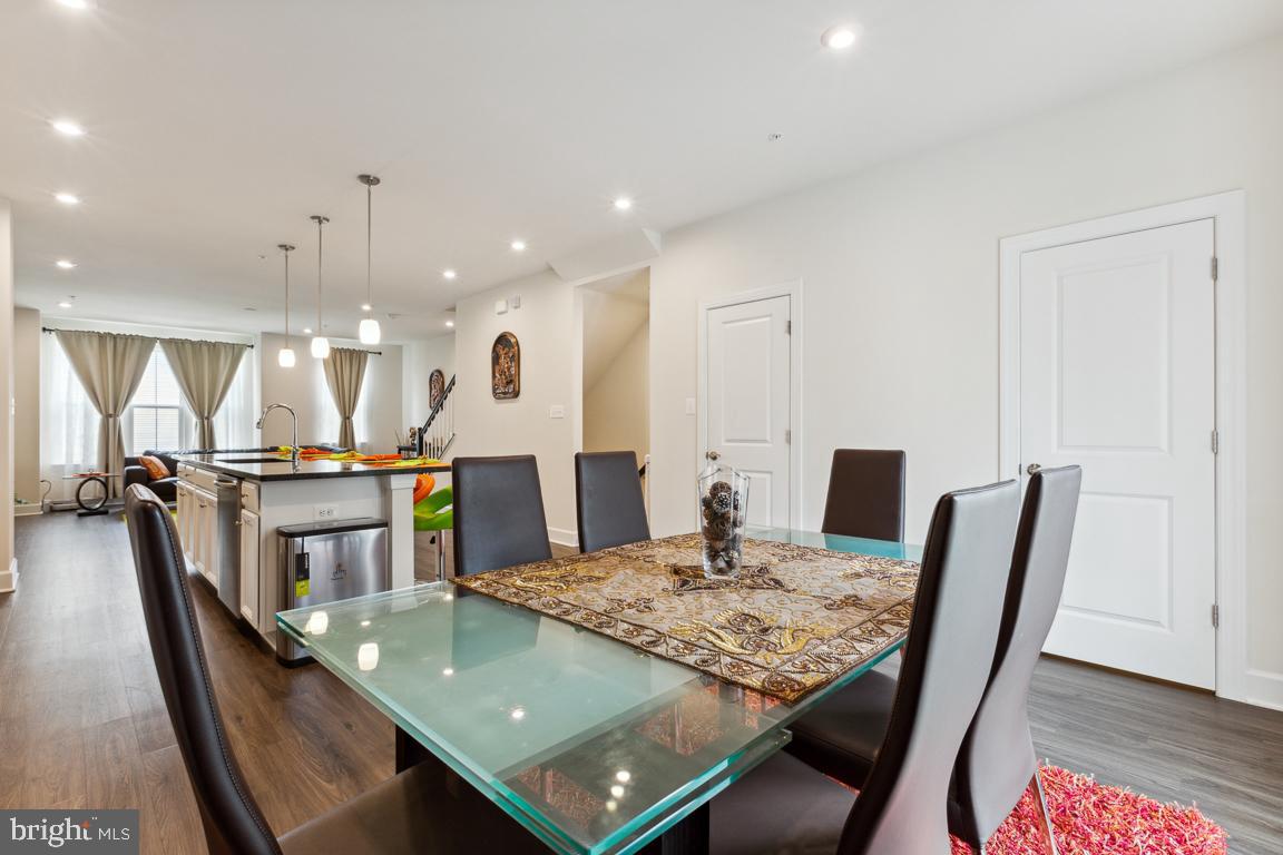 CAPITAL COURT - Residential Lease