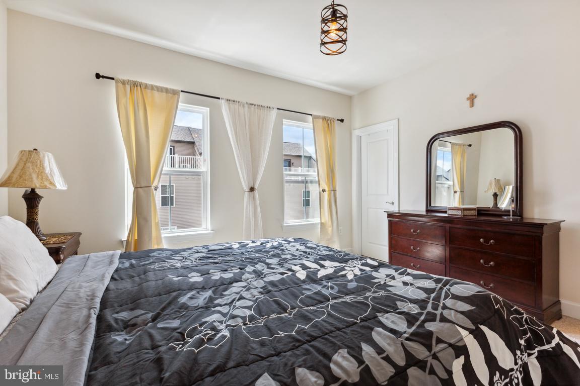 CAPITAL COURT - Residential Lease