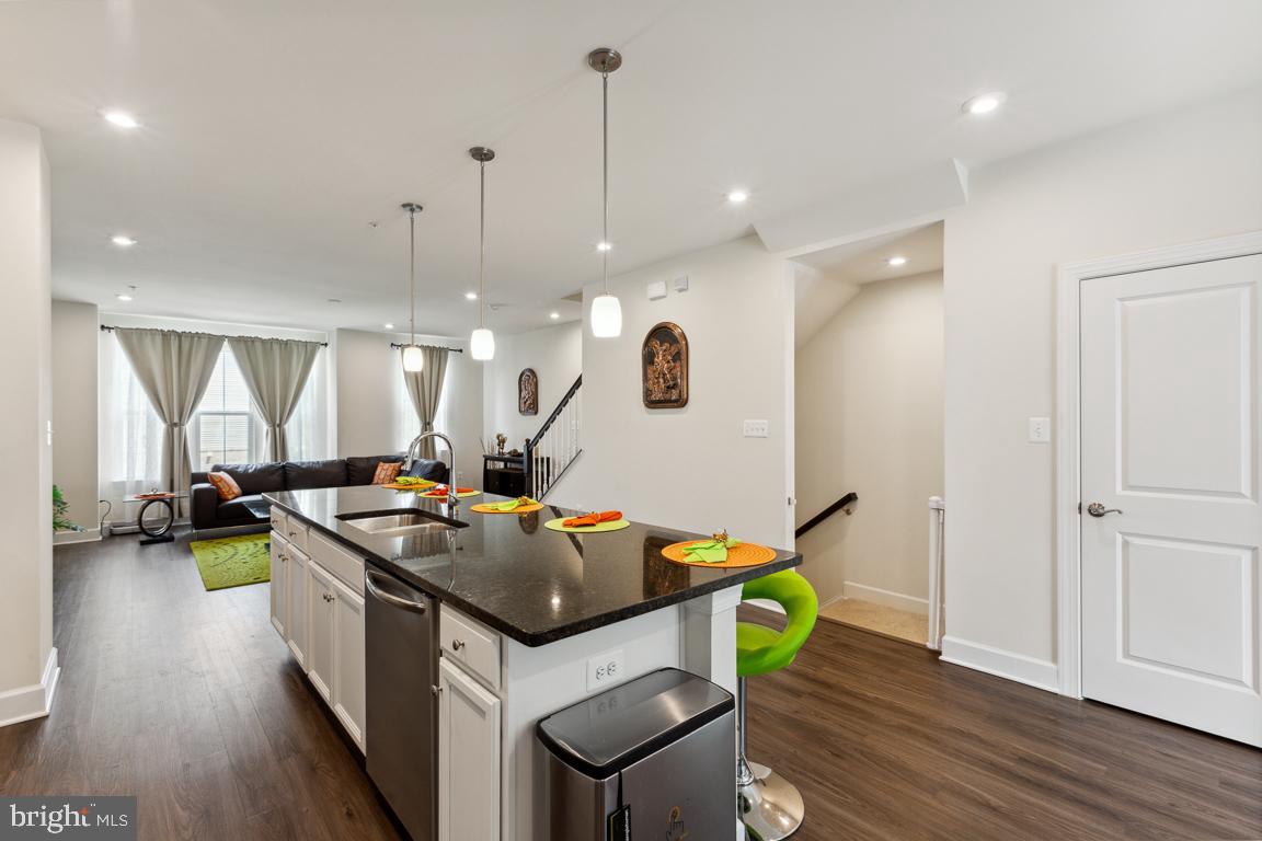 CAPITAL COURT - Residential Lease