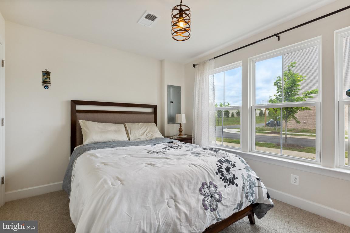 CAPITAL COURT - Residential Lease