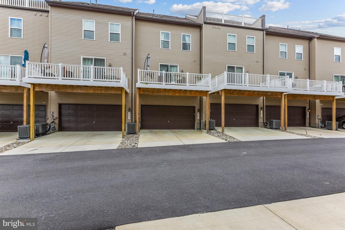 CAPITAL COURT - Residential Lease