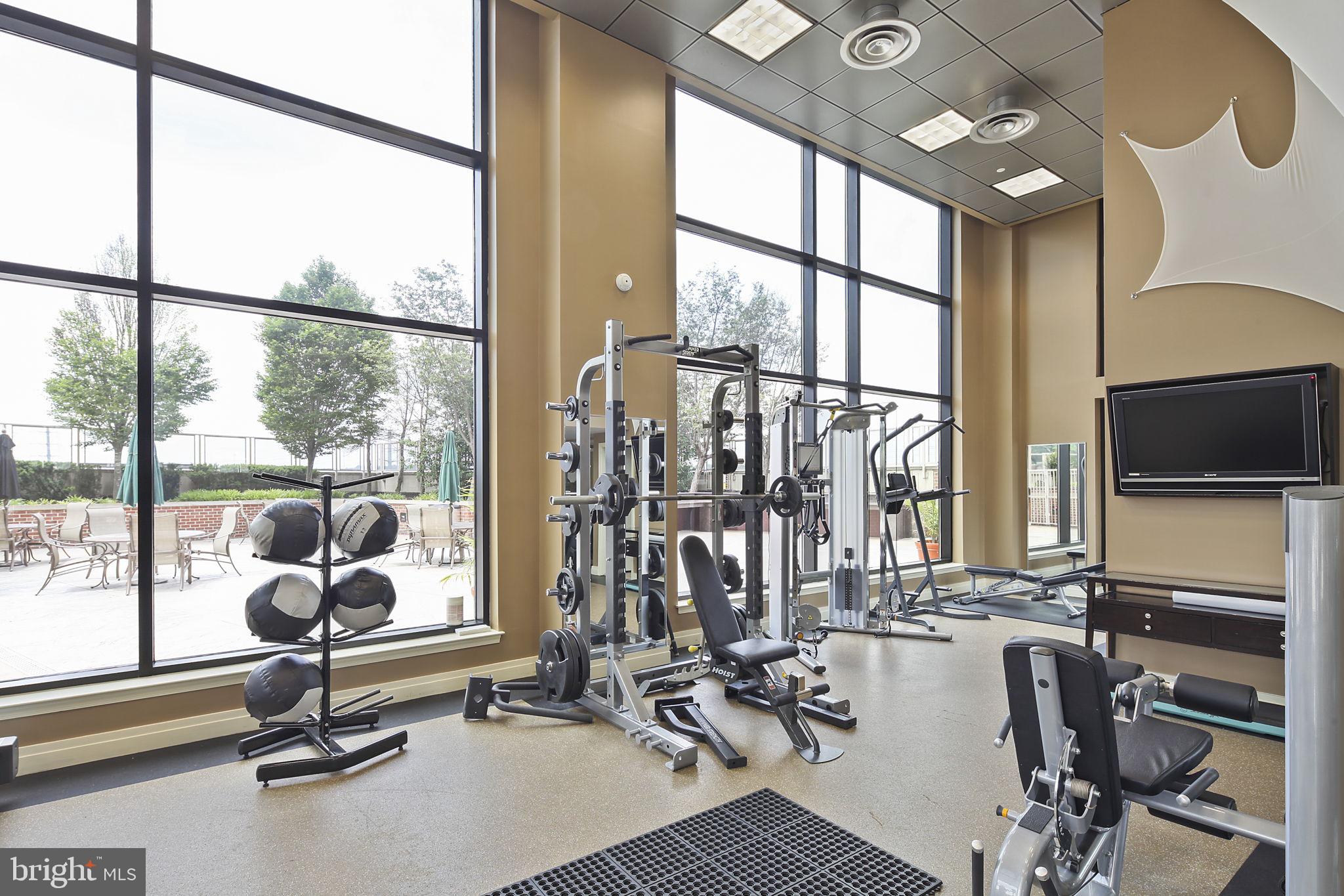 MIDTOWN ALEXANDRIA STATION CONDOMINIUM - Residential Lease