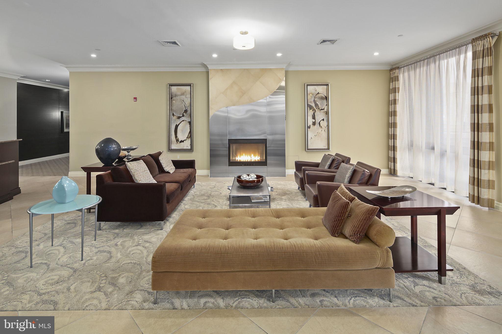 MIDTOWN ALEXANDRIA STATION CONDOMINIUM - Residential Lease