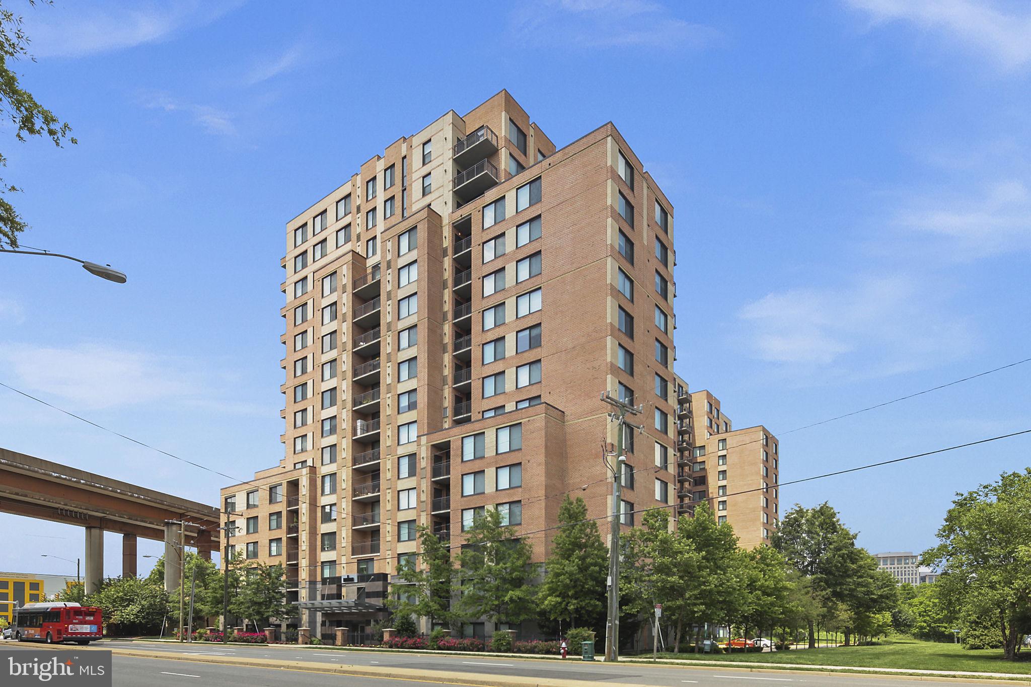 MIDTOWN ALEXANDRIA STATION CONDOMINIUM - Residential Lease