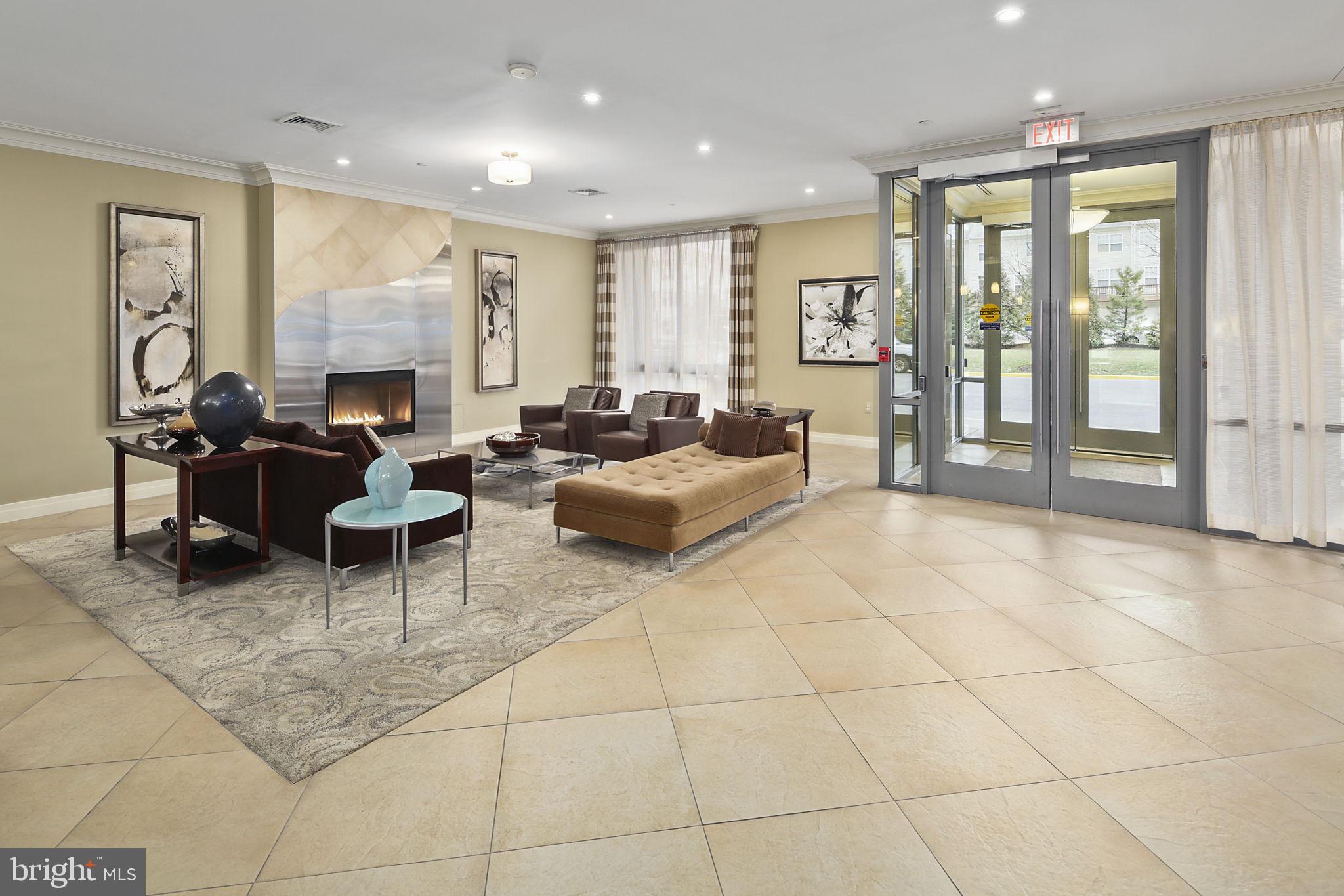 MIDTOWN ALEXANDRIA STATION CONDOMINIUM - Residential Lease