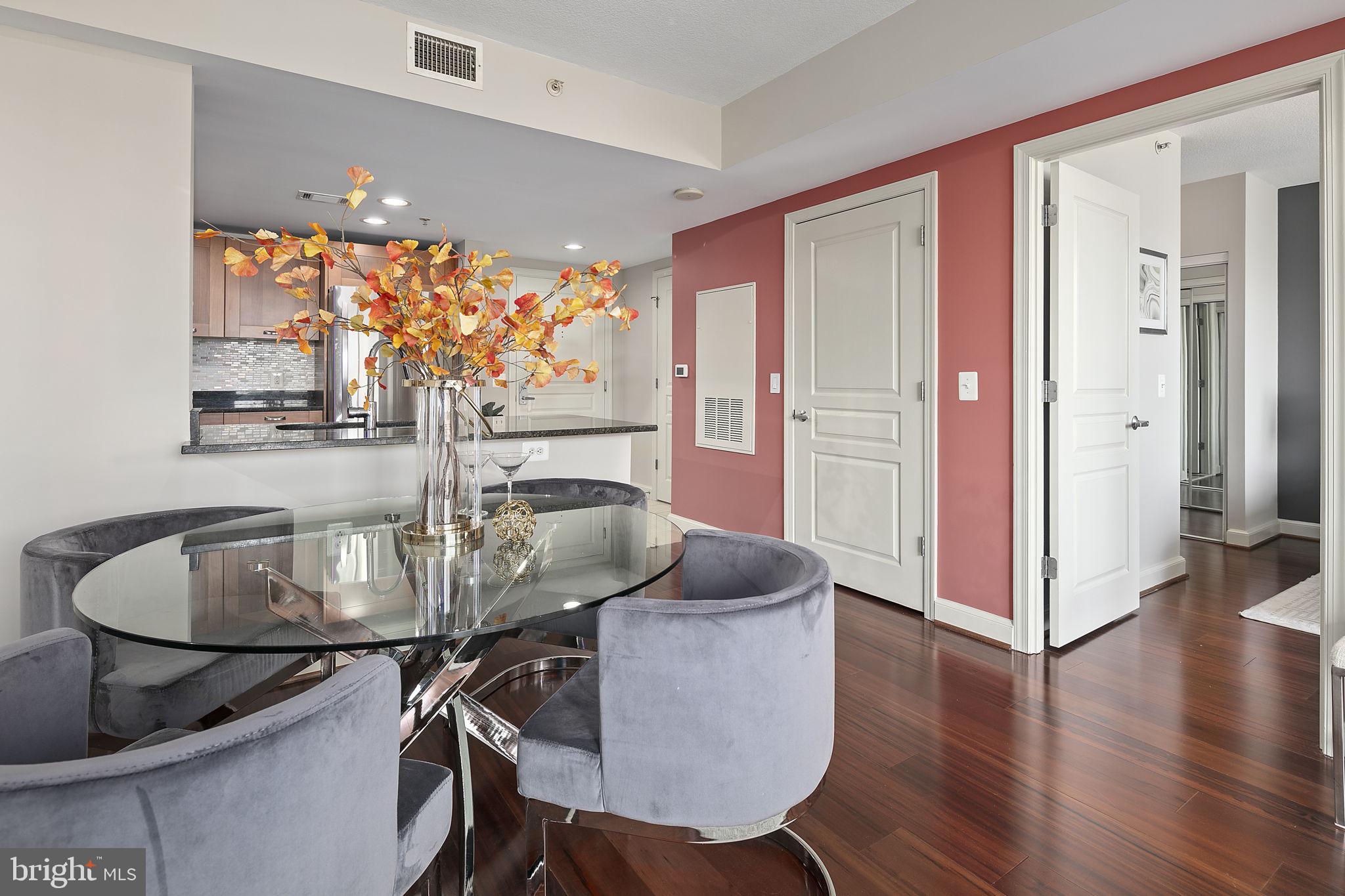 MIDTOWN ALEXANDRIA STATION CONDOMINIUM - Residential Lease