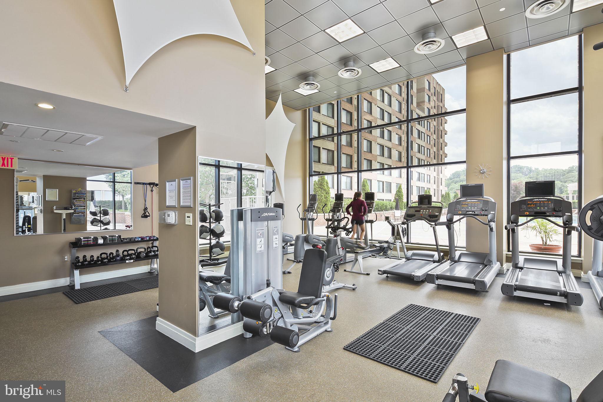 MIDTOWN ALEXANDRIA STATION CONDOMINIUM - Residential Lease