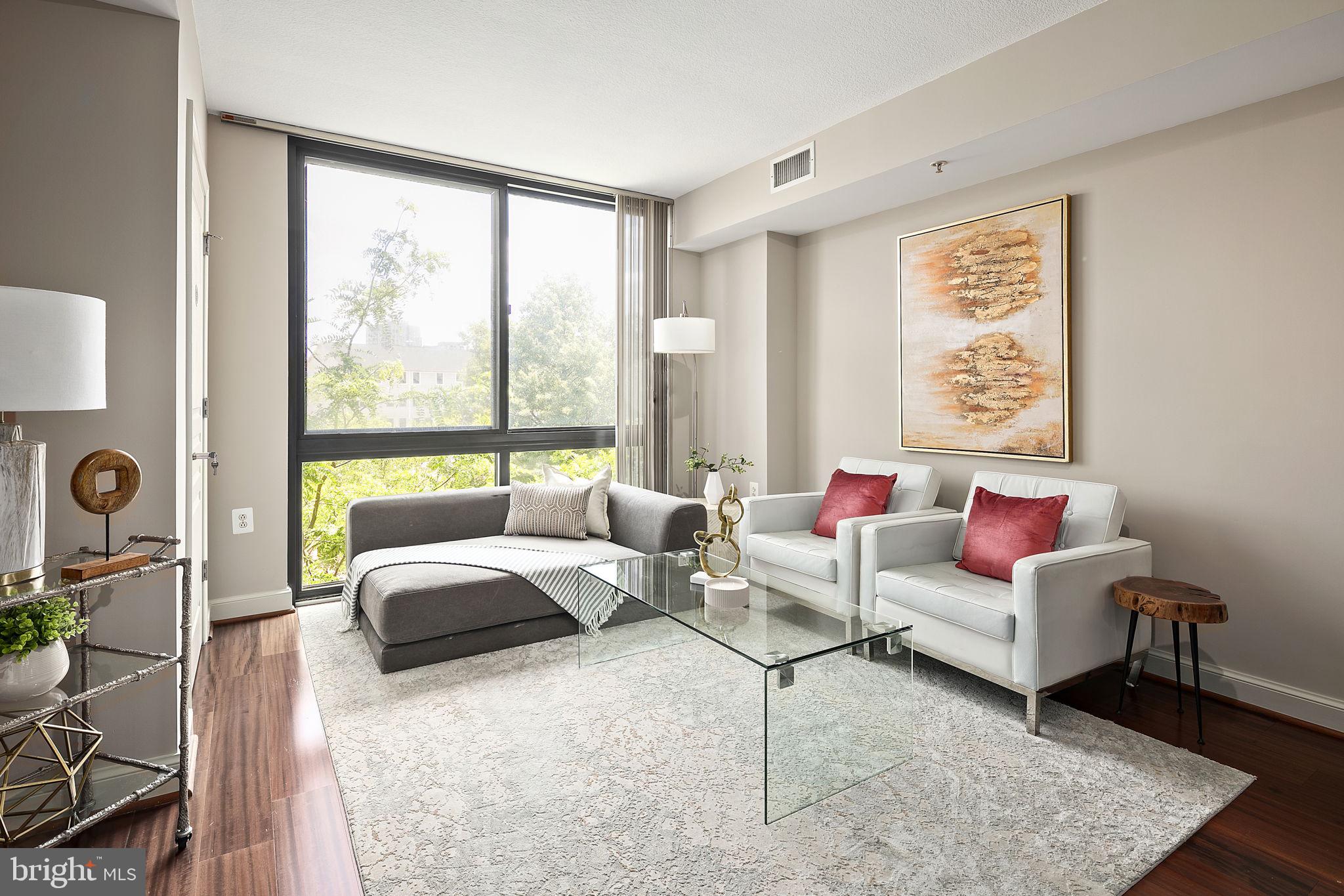 MIDTOWN ALEXANDRIA STATION CONDOMINIUM - Residential Lease