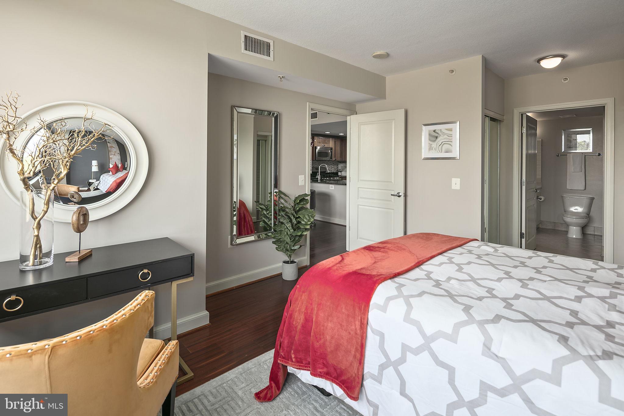 MIDTOWN ALEXANDRIA STATION CONDOMINIUM - Residential Lease