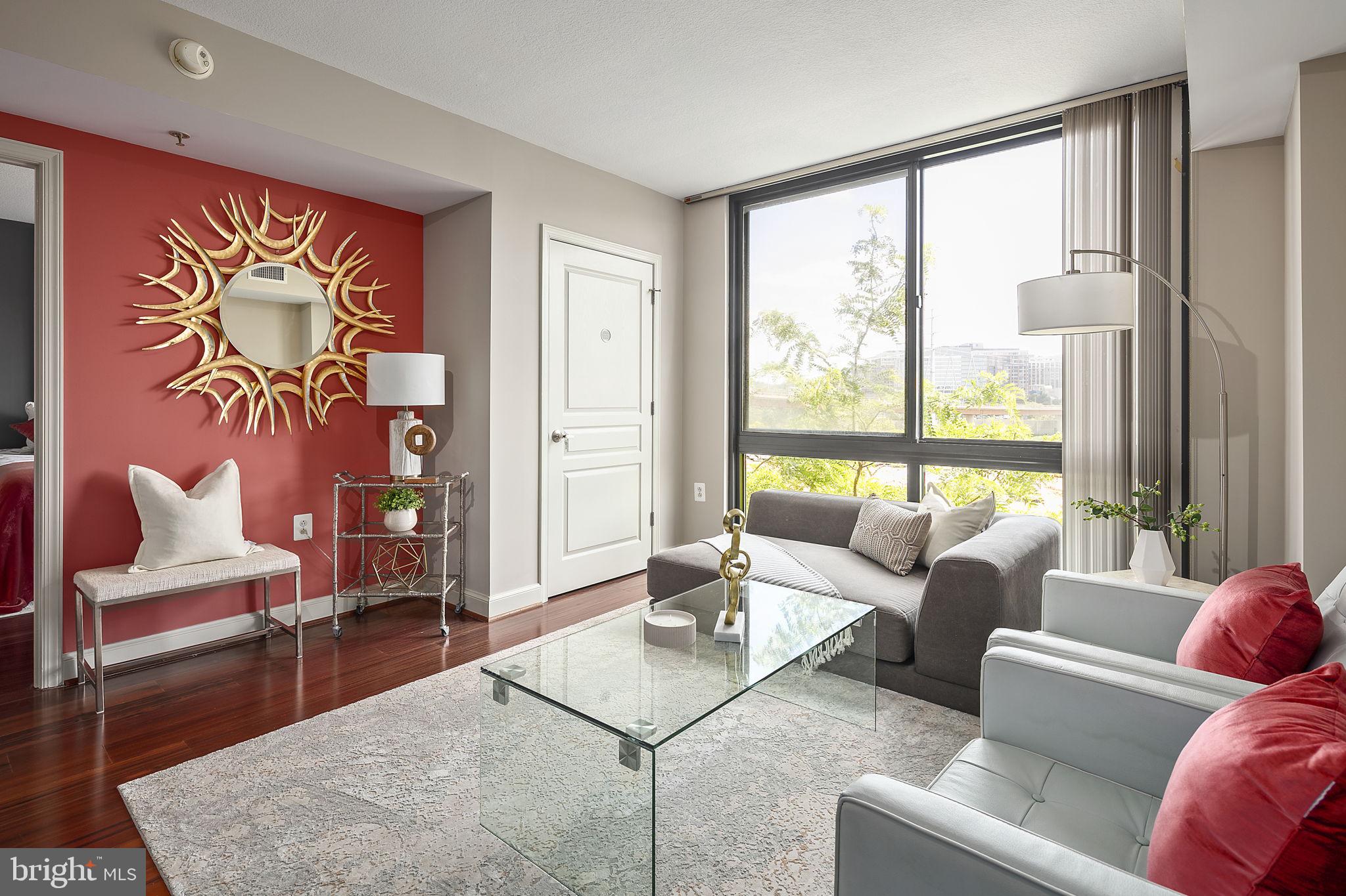 MIDTOWN ALEXANDRIA STATION CONDOMINIUM - Residential Lease