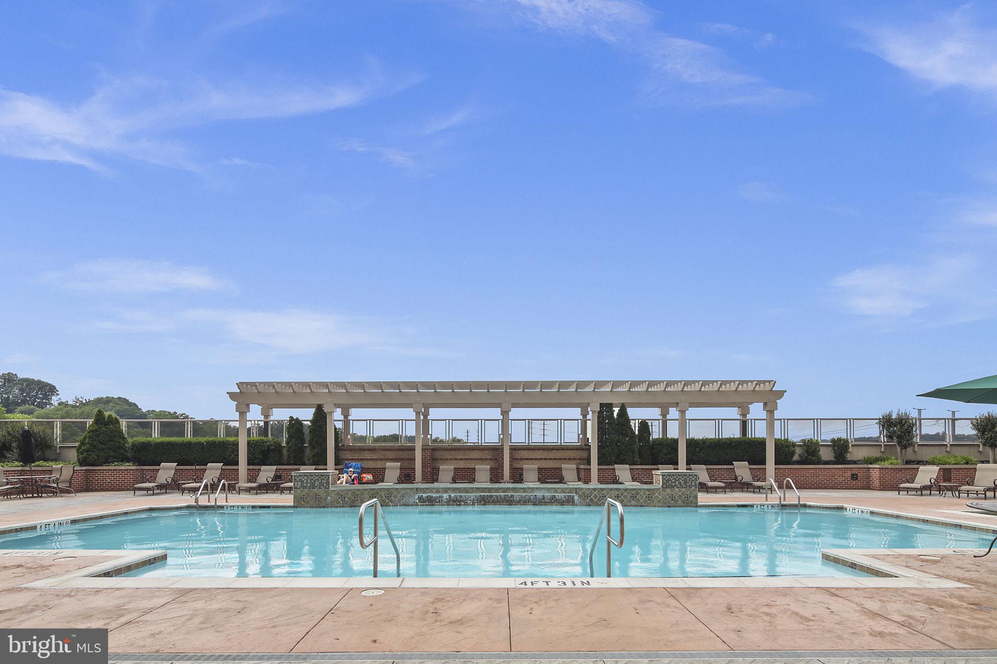 MIDTOWN ALEXANDRIA STATION CONDOMINIUM - Residential Lease