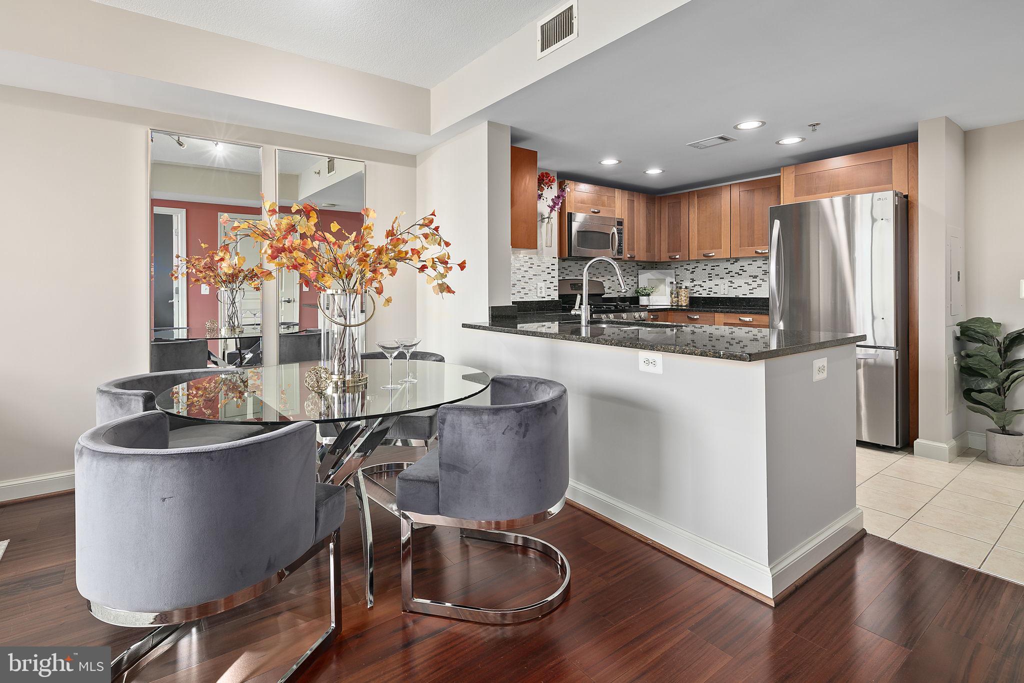 MIDTOWN ALEXANDRIA STATION CONDOMINIUM - Residential Lease