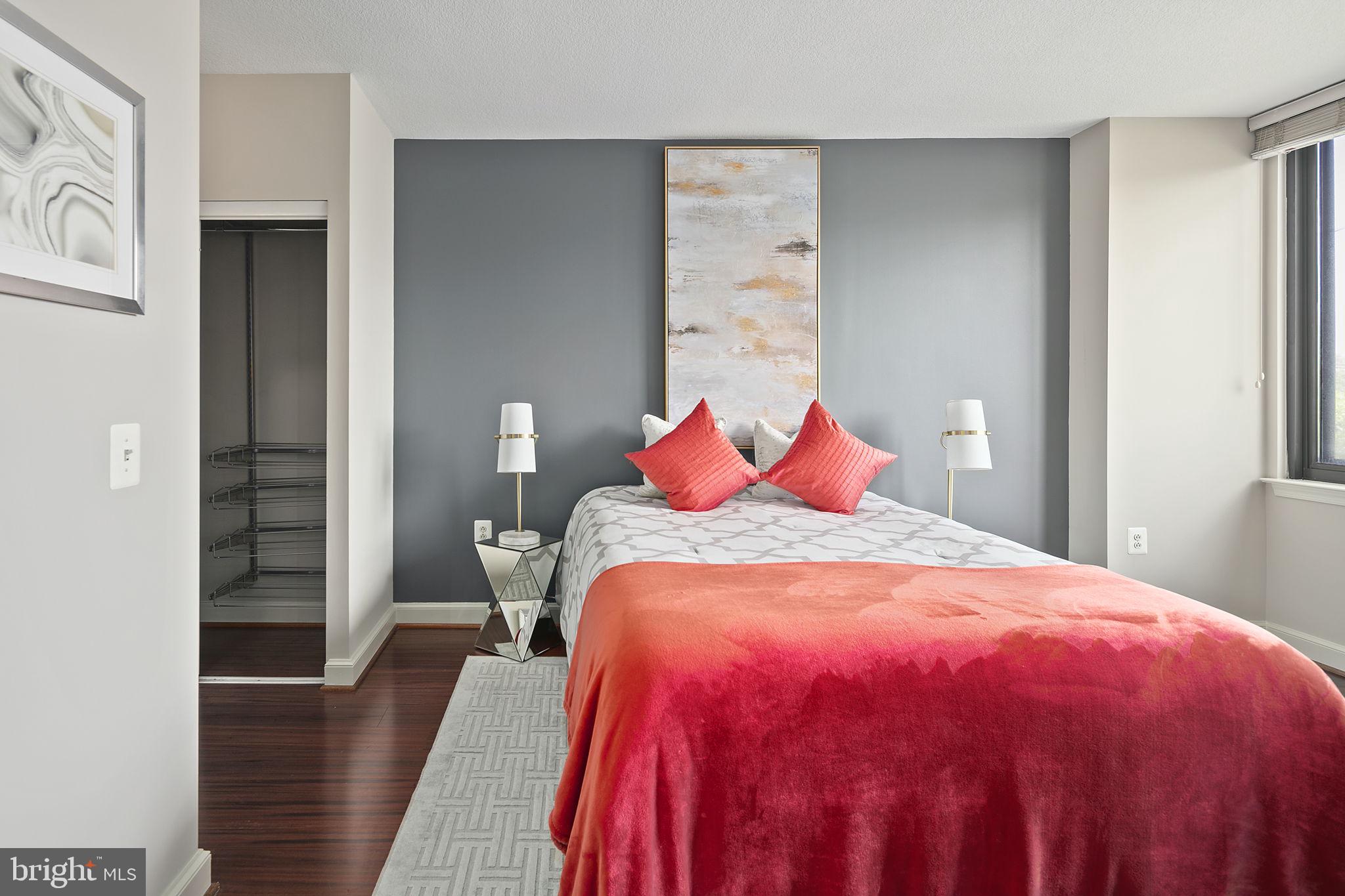 MIDTOWN ALEXANDRIA STATION CONDOMINIUM - Residential Lease