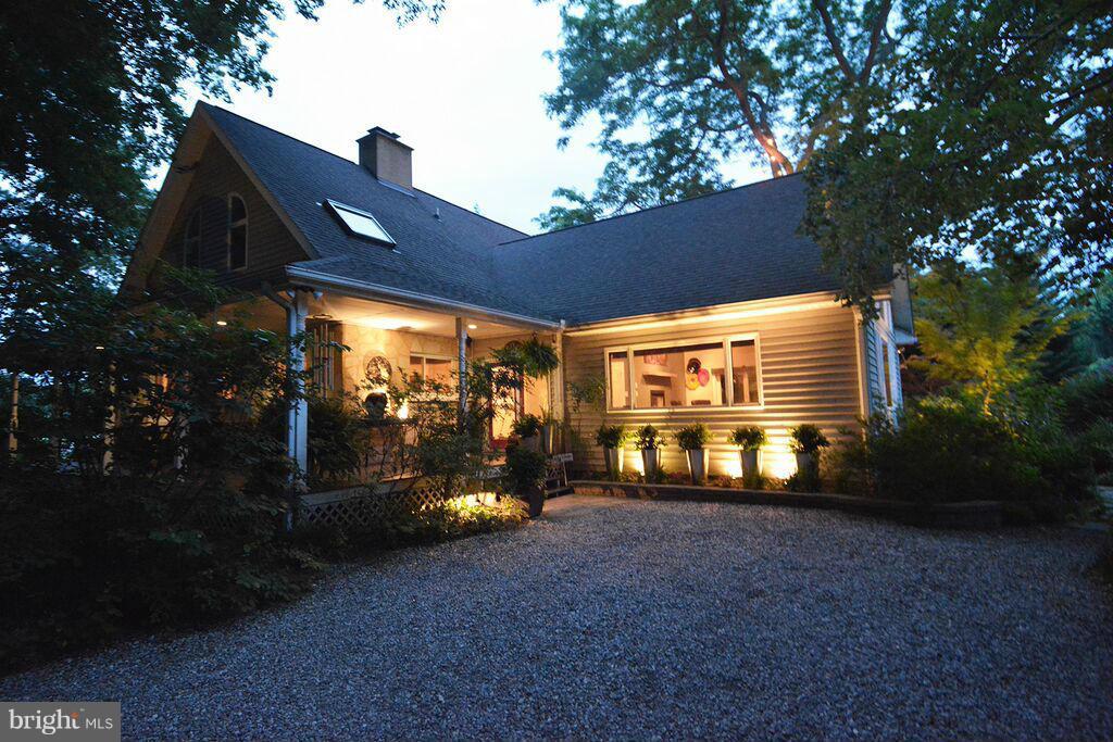 SHADY OAKS MANOR - Residential