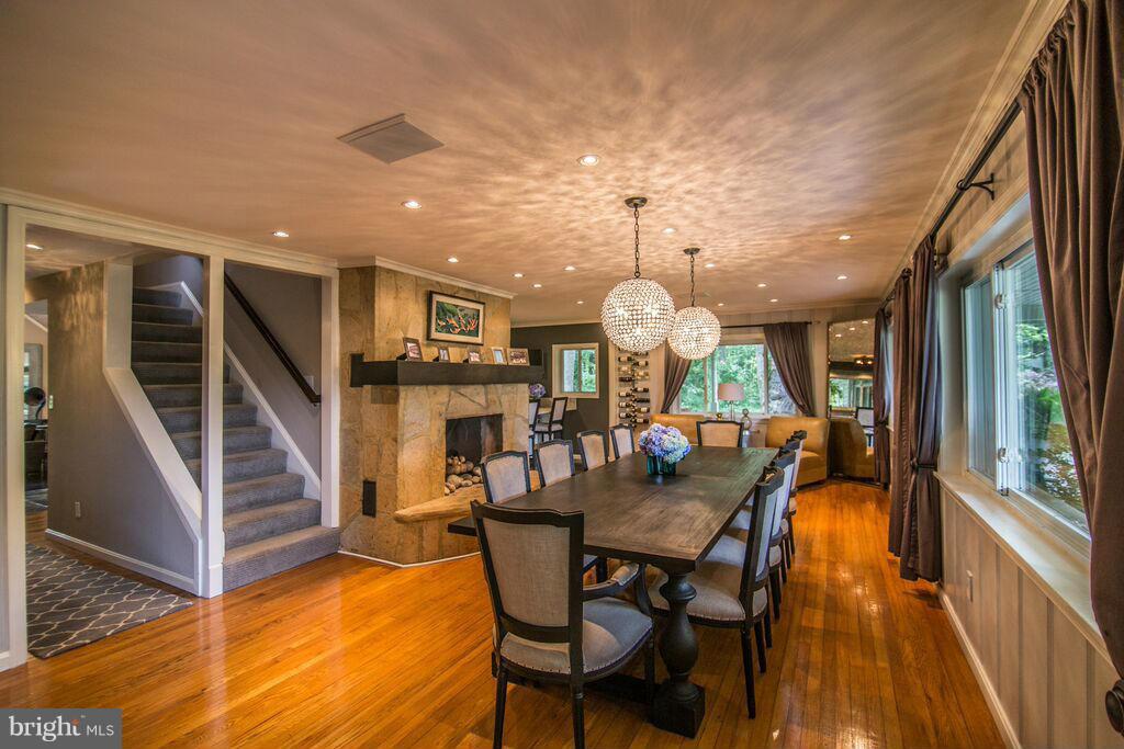 SHADY OAKS MANOR - Residential