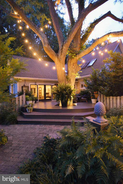 SHADY OAKS MANOR - Residential