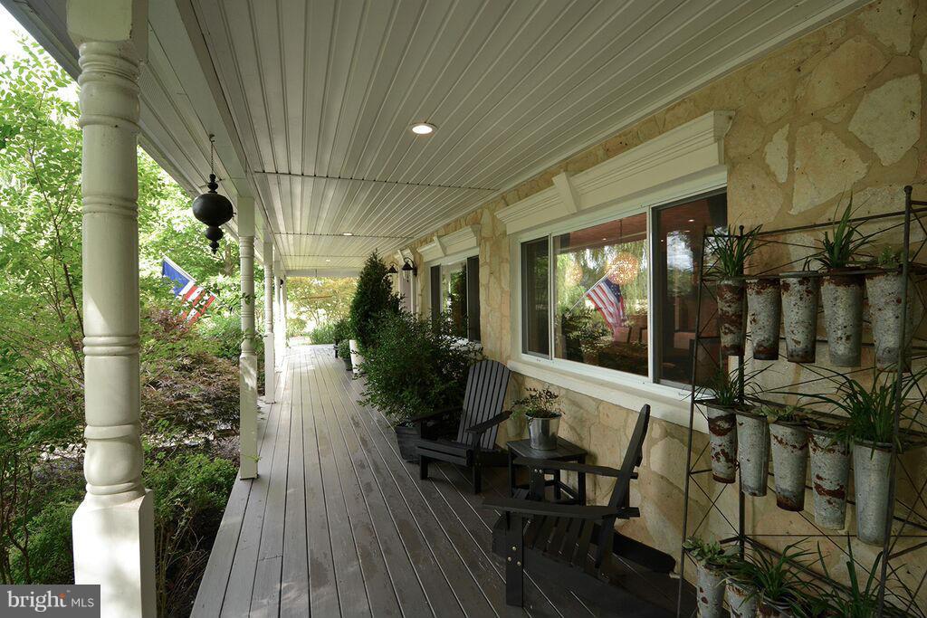 SHADY OAKS MANOR - Residential