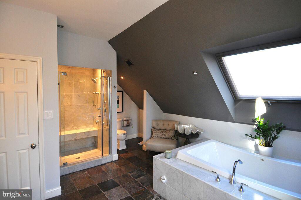 SHADY OAKS MANOR - Residential