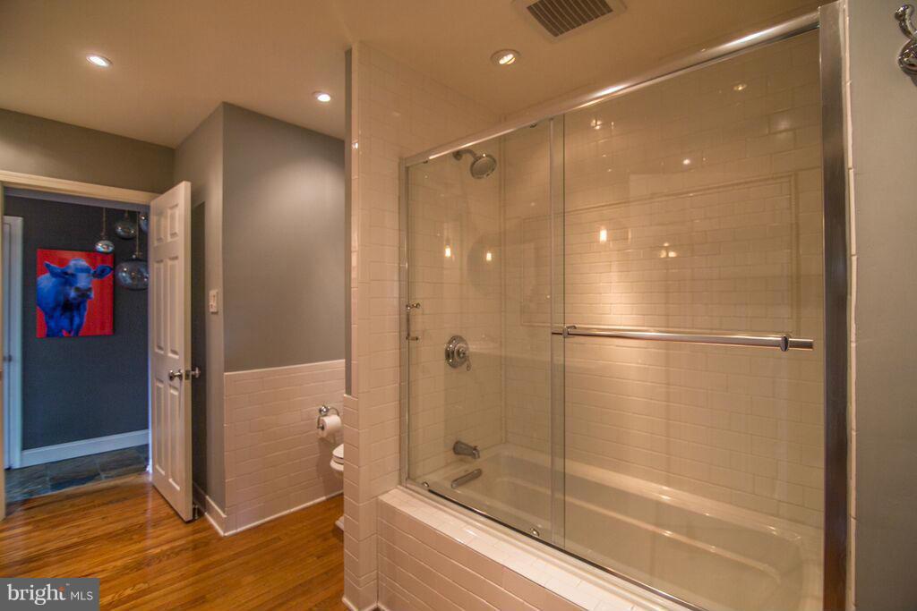 SHADY OAKS MANOR - Residential