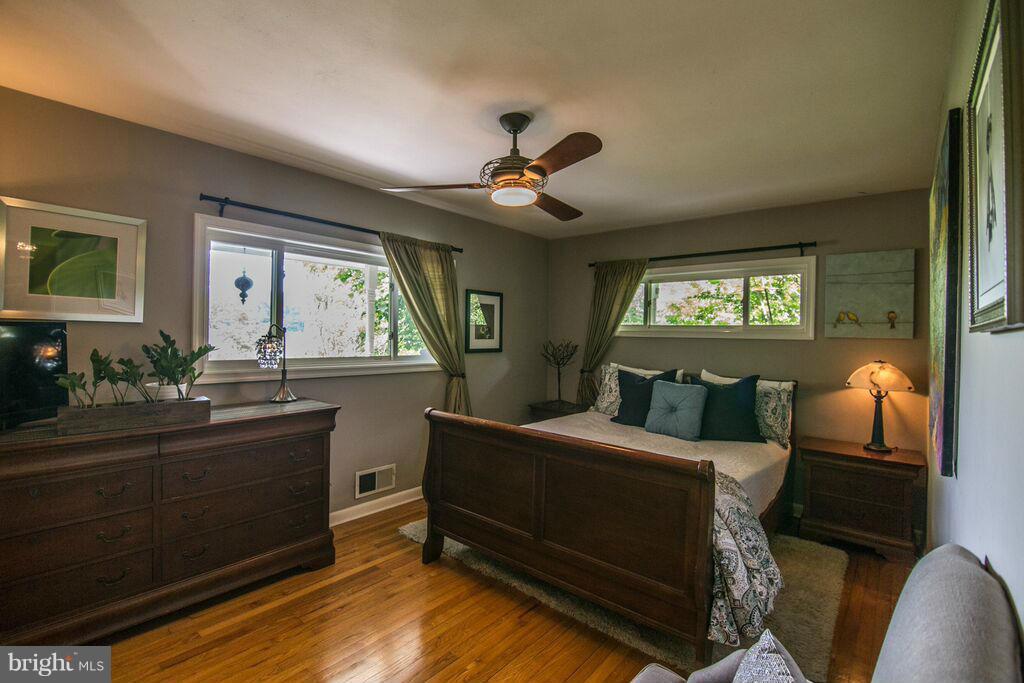 SHADY OAKS MANOR - Residential