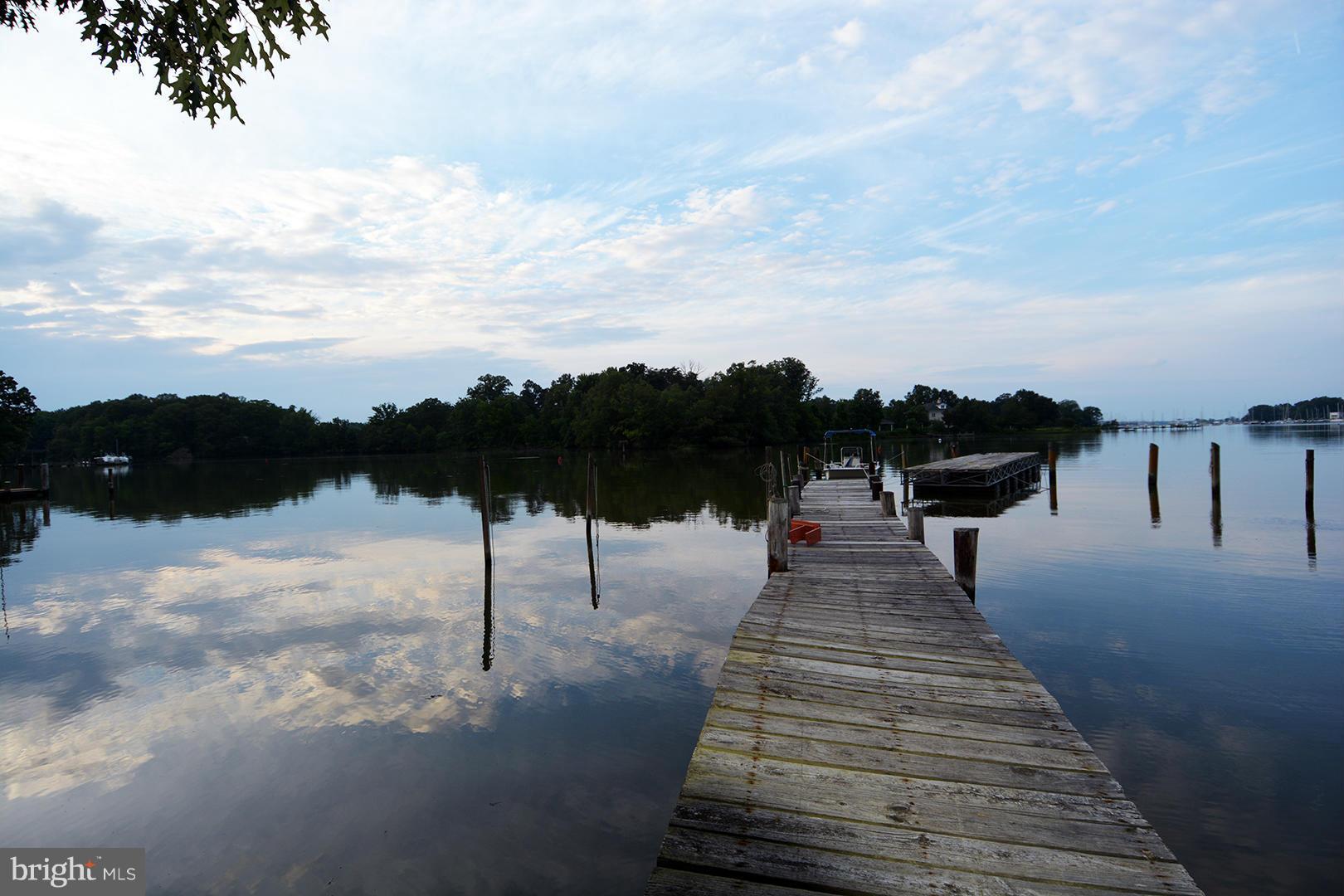 SHADY OAKS MANOR - Residential