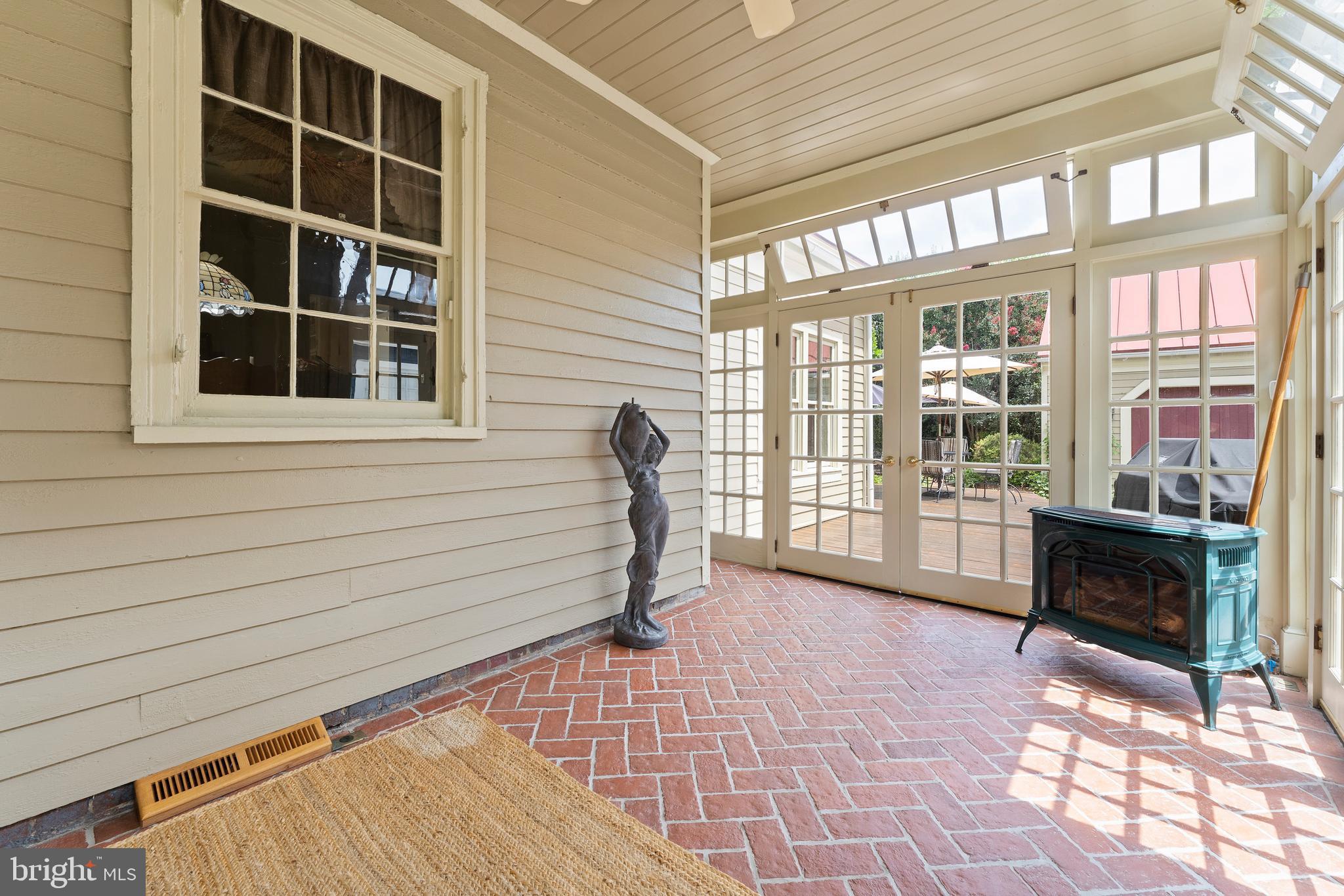 HISTORIC DISTRICT - Residential