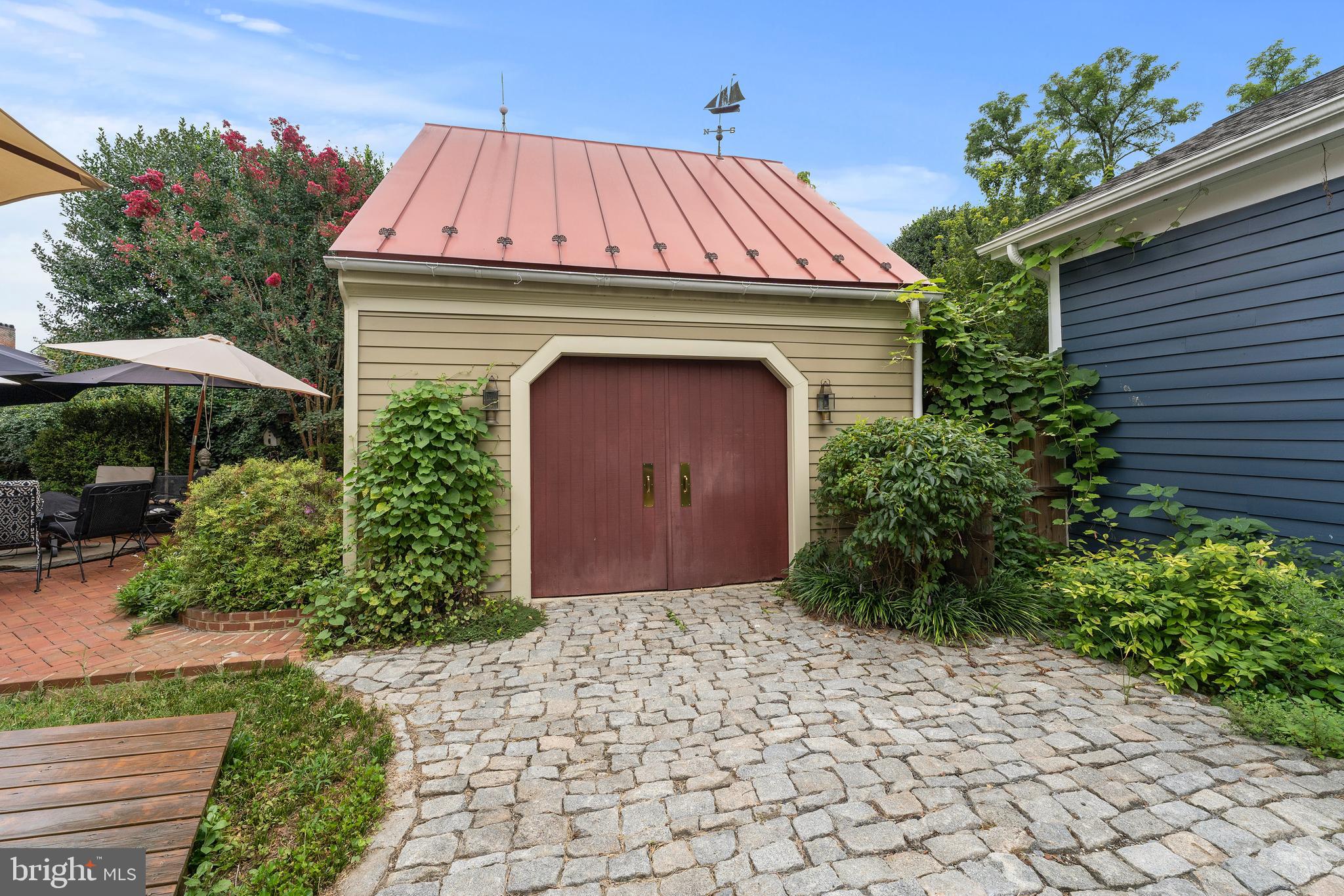 HISTORIC DISTRICT - Residential