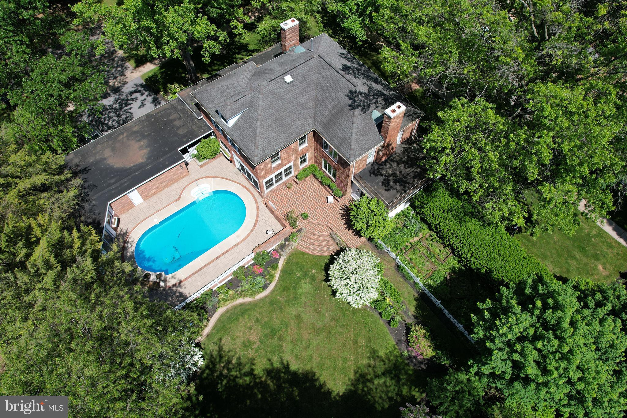 COLLEGE HEIGHTS - Residential