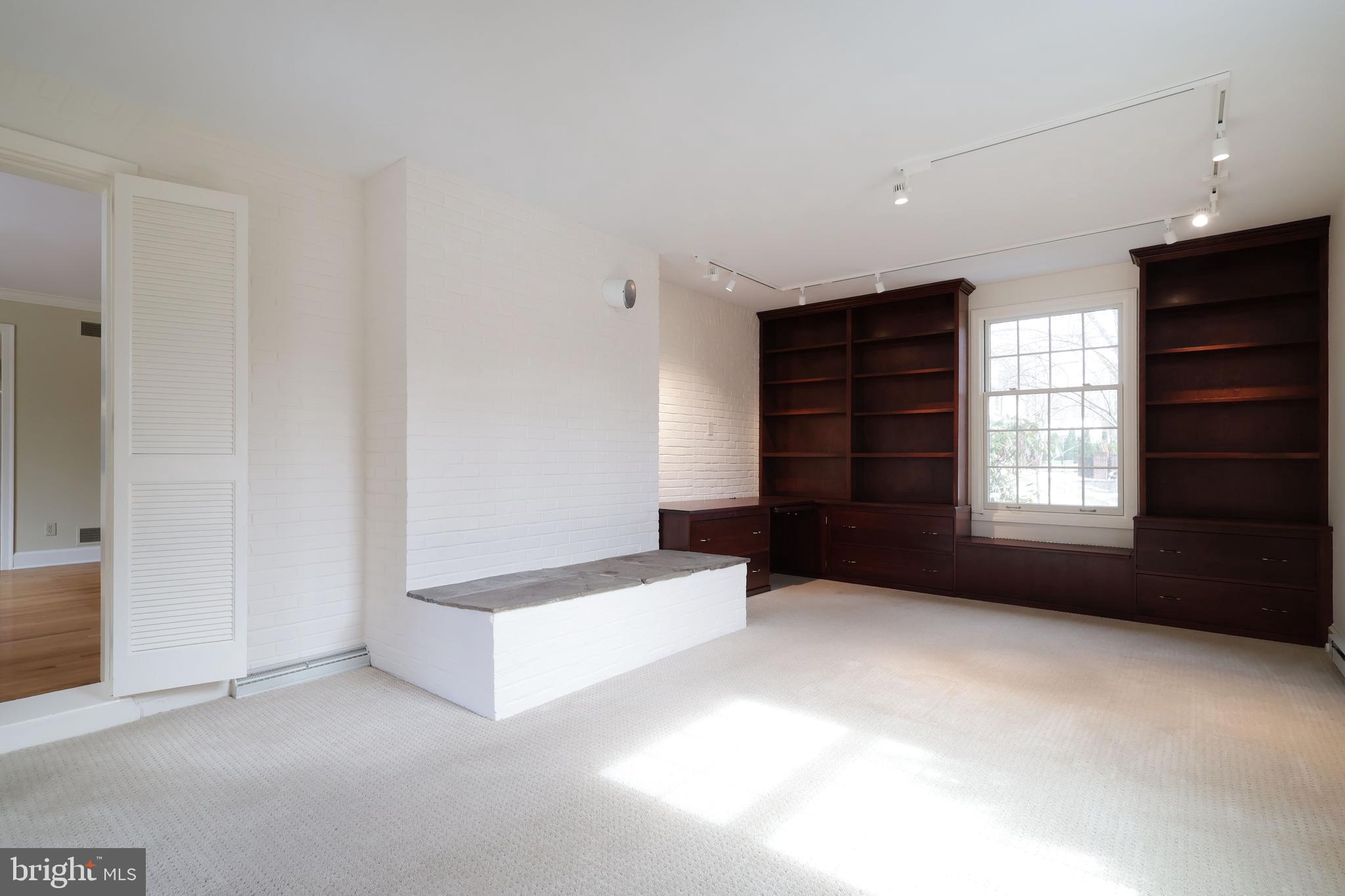 COLLEGE HEIGHTS - Residential