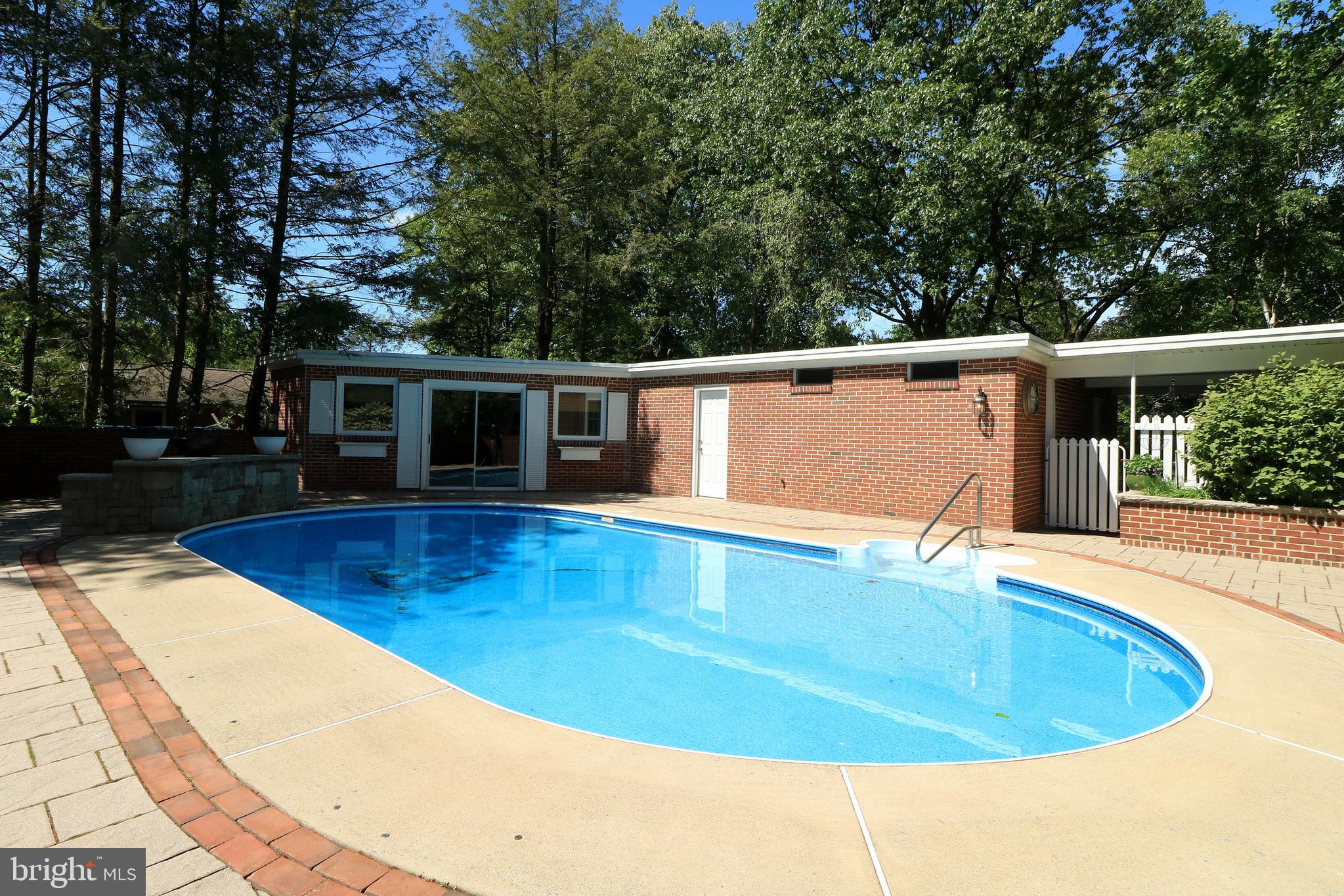 COLLEGE HEIGHTS - Residential