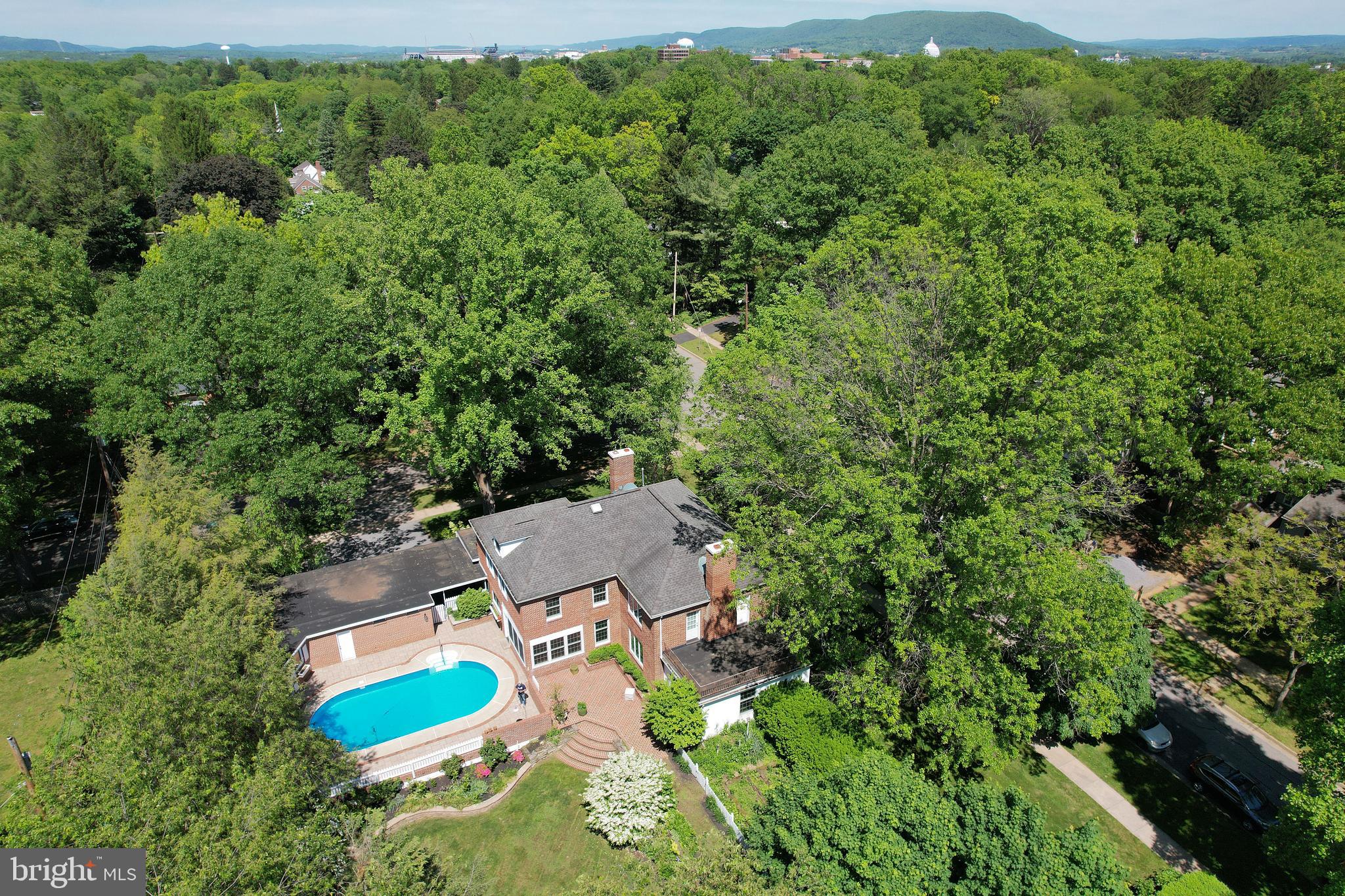 COLLEGE HEIGHTS - Residential