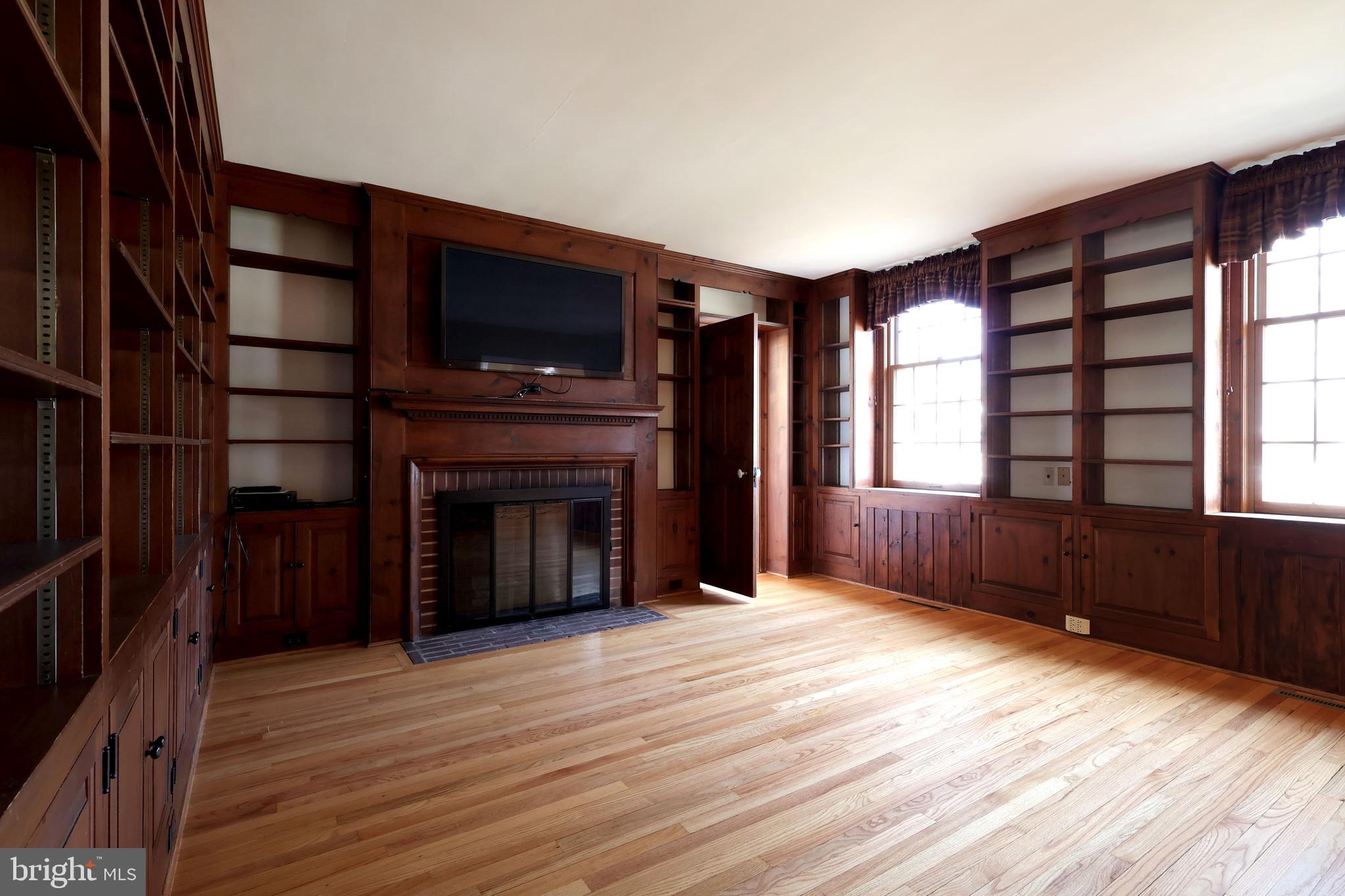 COLLEGE HEIGHTS - Residential