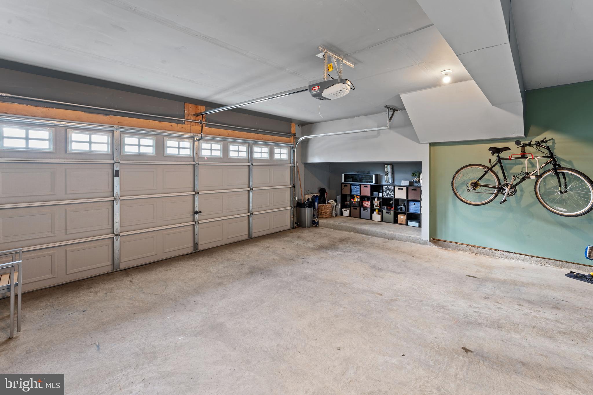 METRO POINTE - Residential