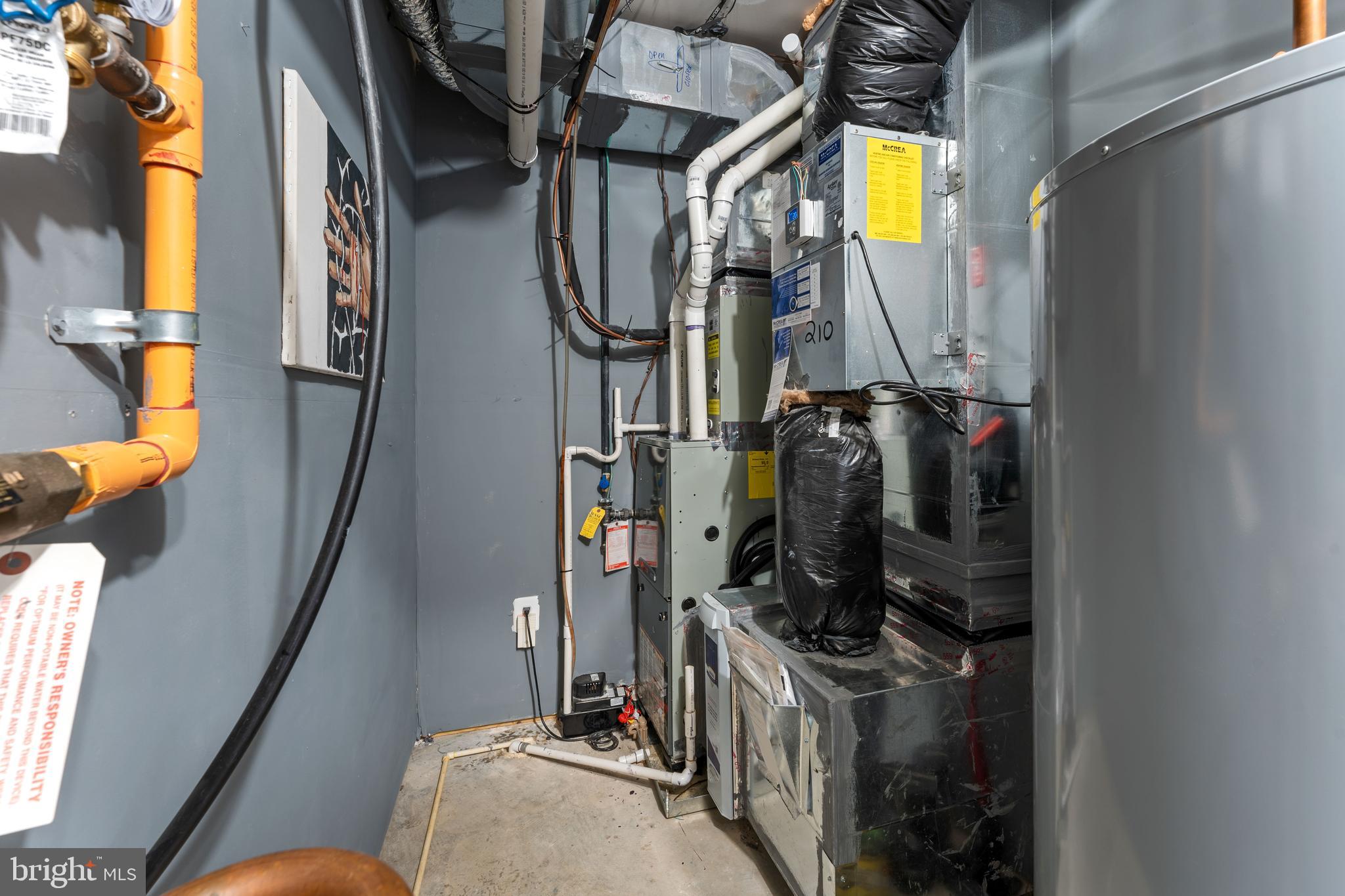 METRO POINTE - Residential