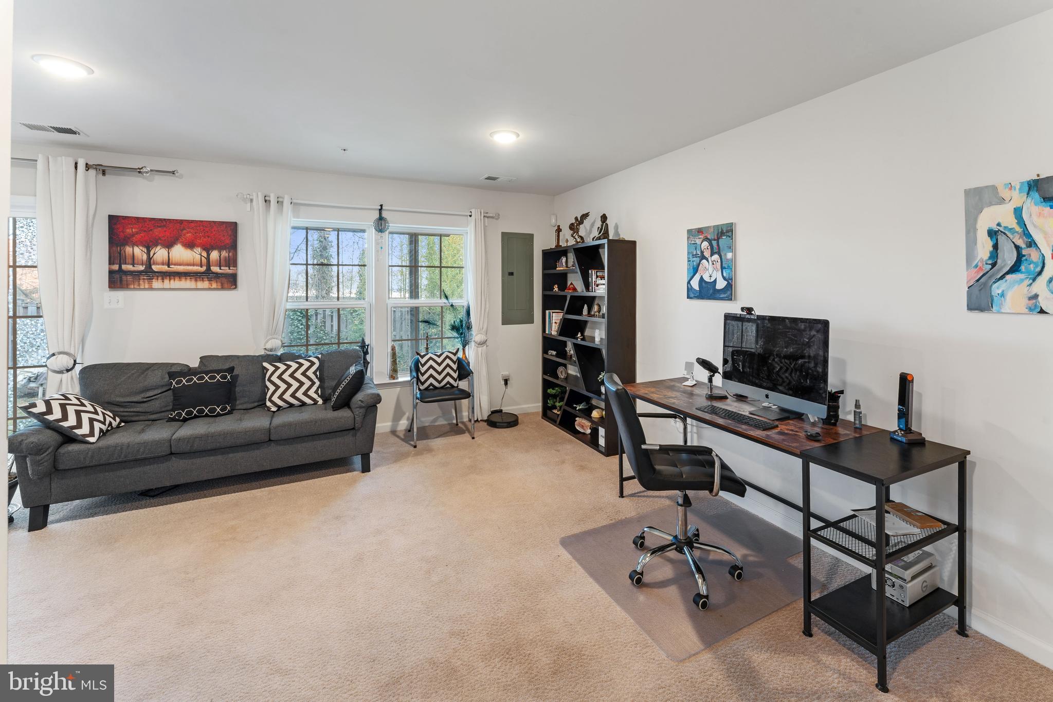 METRO POINTE - Residential