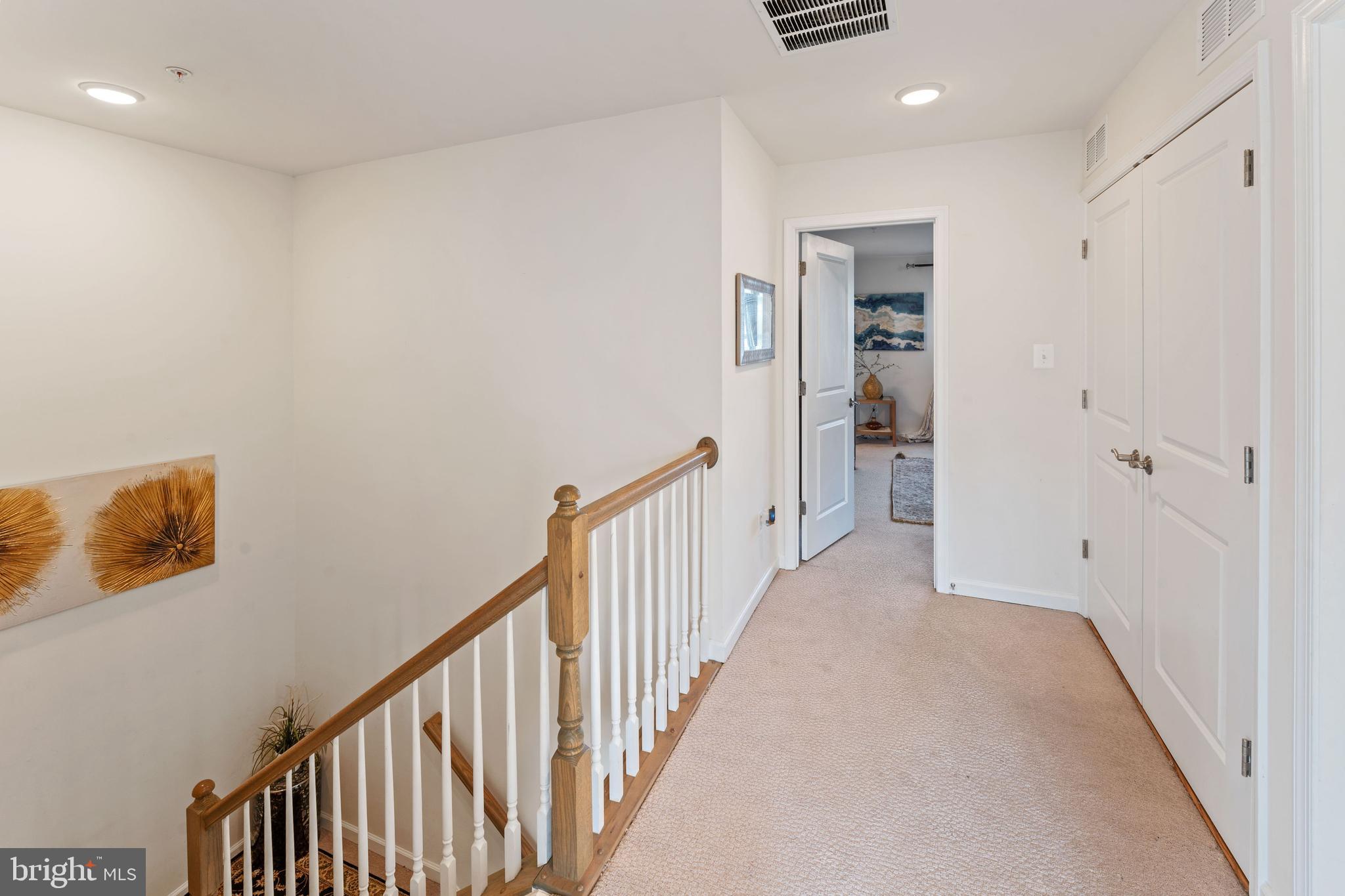 METRO POINTE - Residential