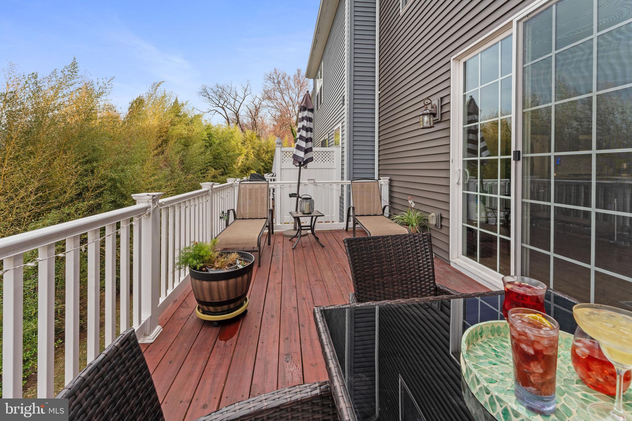 METRO POINTE - Residential