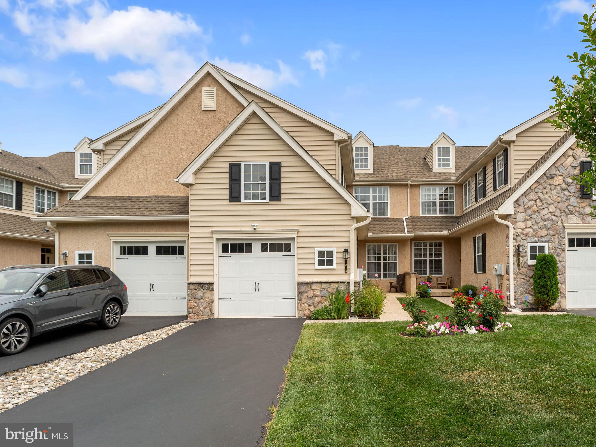 1214 DERRY LANE