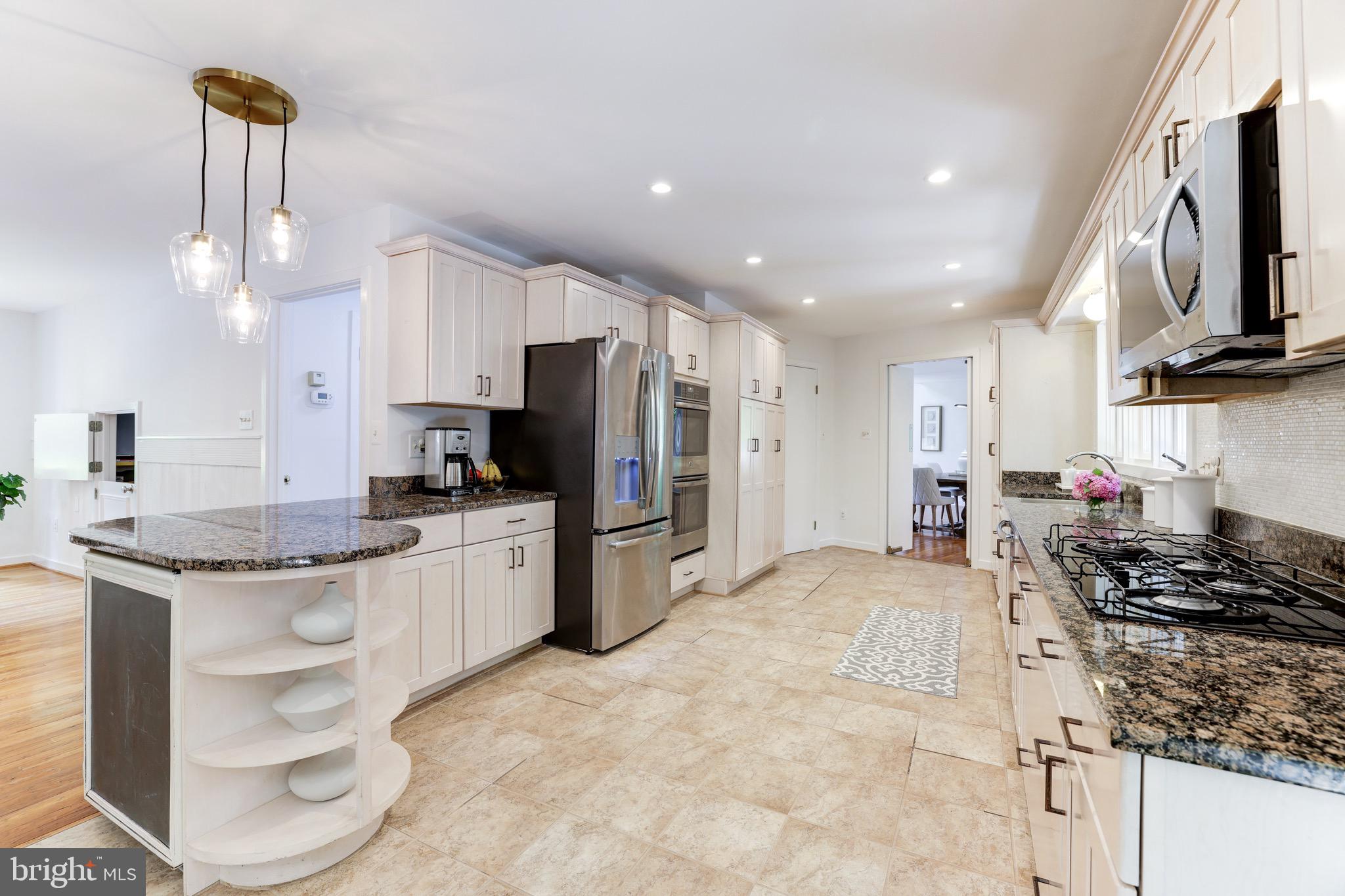 BELLEVUE FOREST - Residential