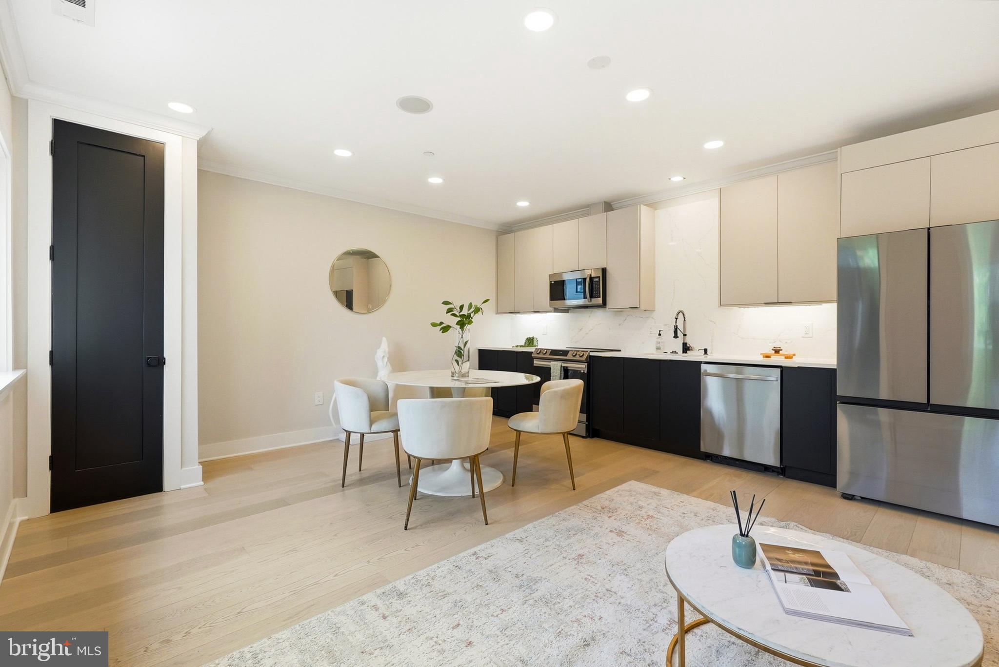 2305 NICHOLSON SE 202