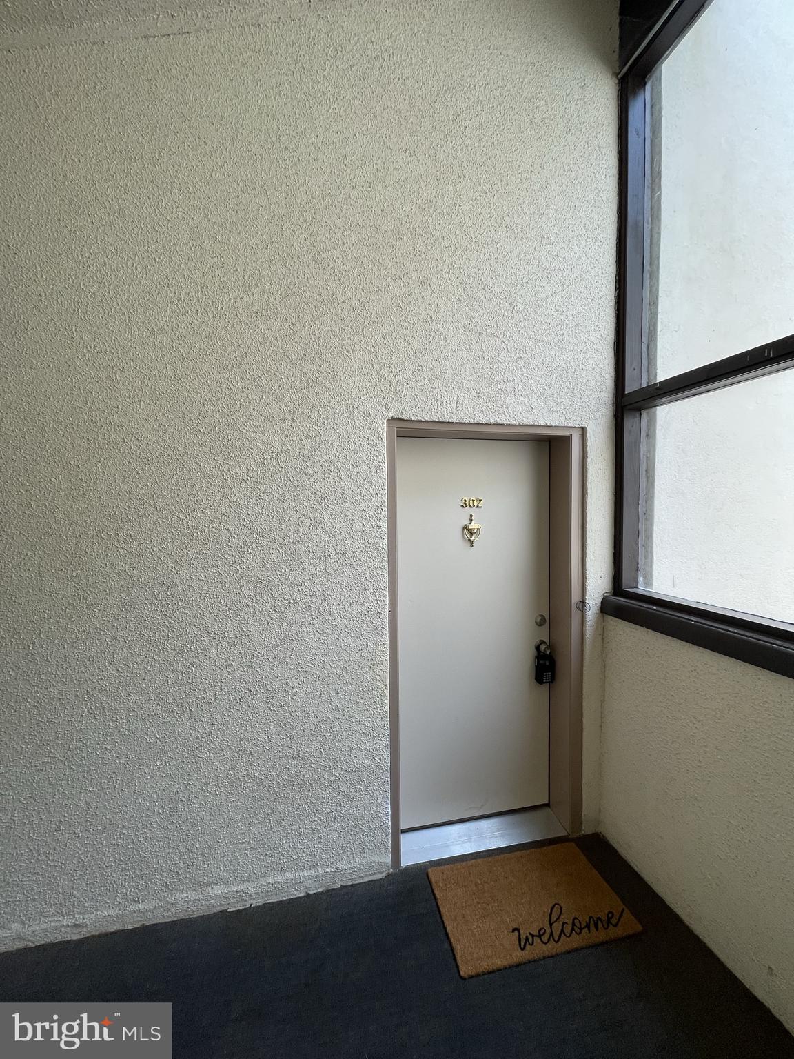 TREETOP CONDO - Residential Lease