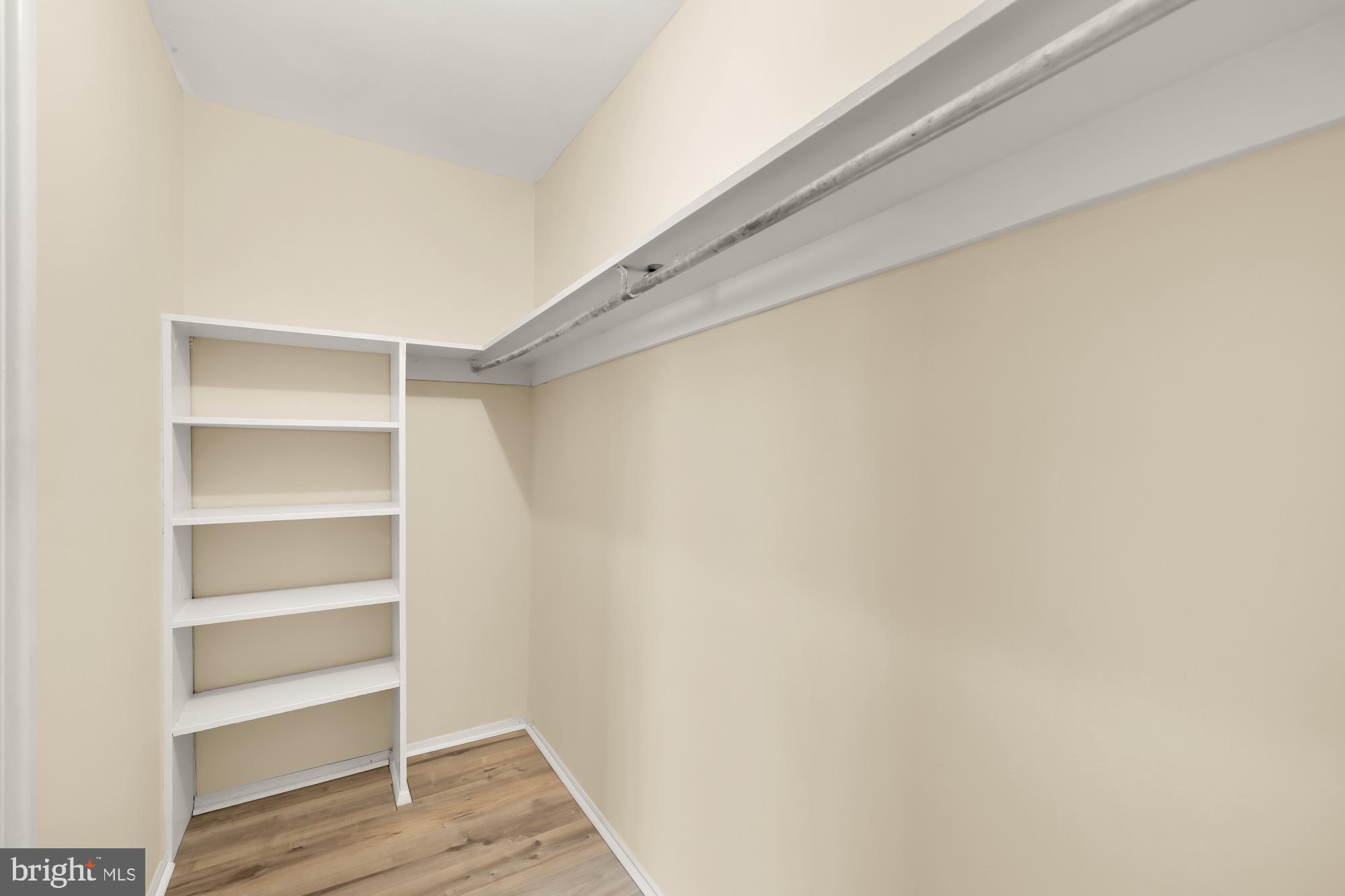 YORKTOWNE SQUARE - Residential