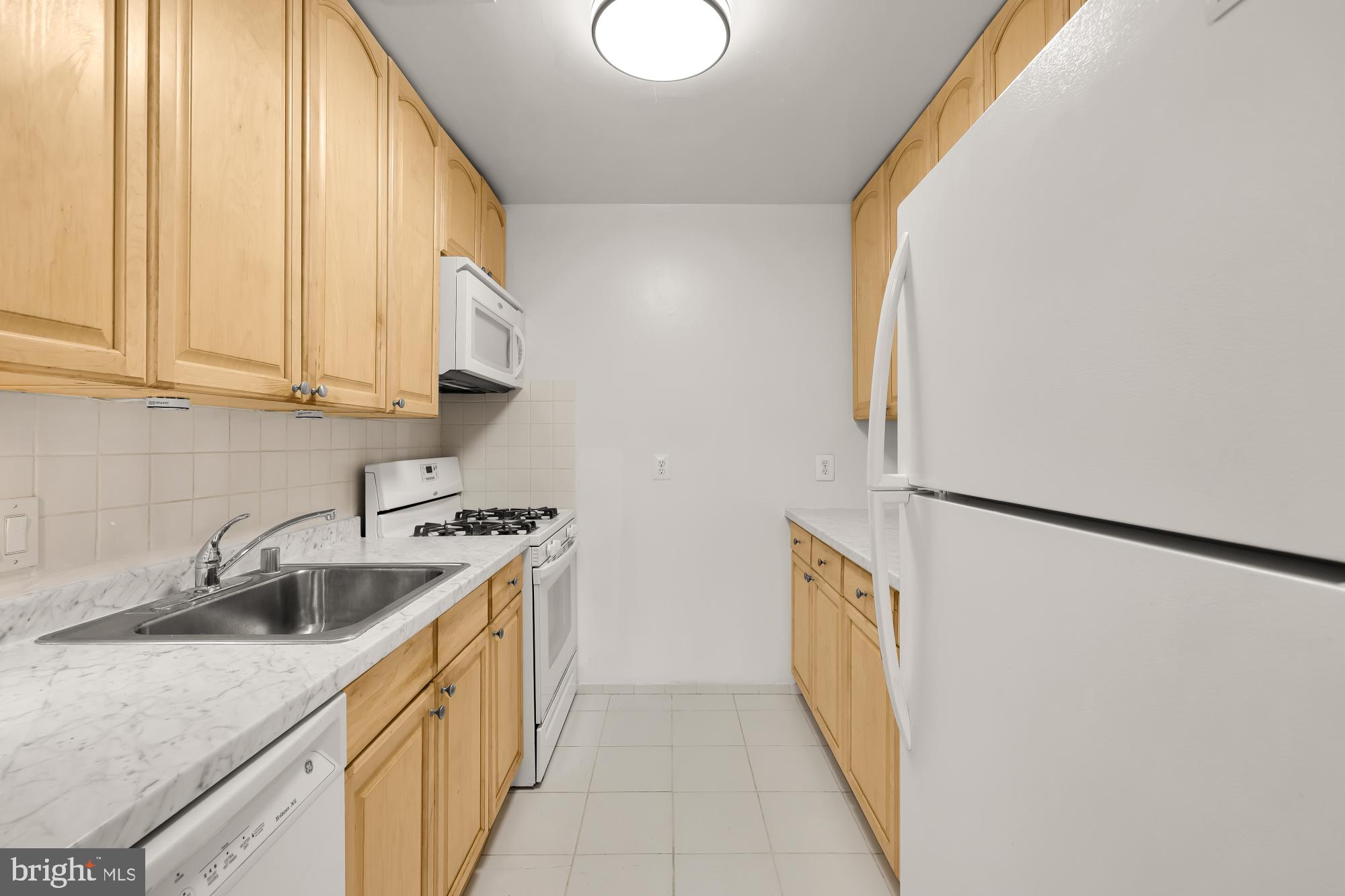 YORKTOWNE SQUARE - Residential