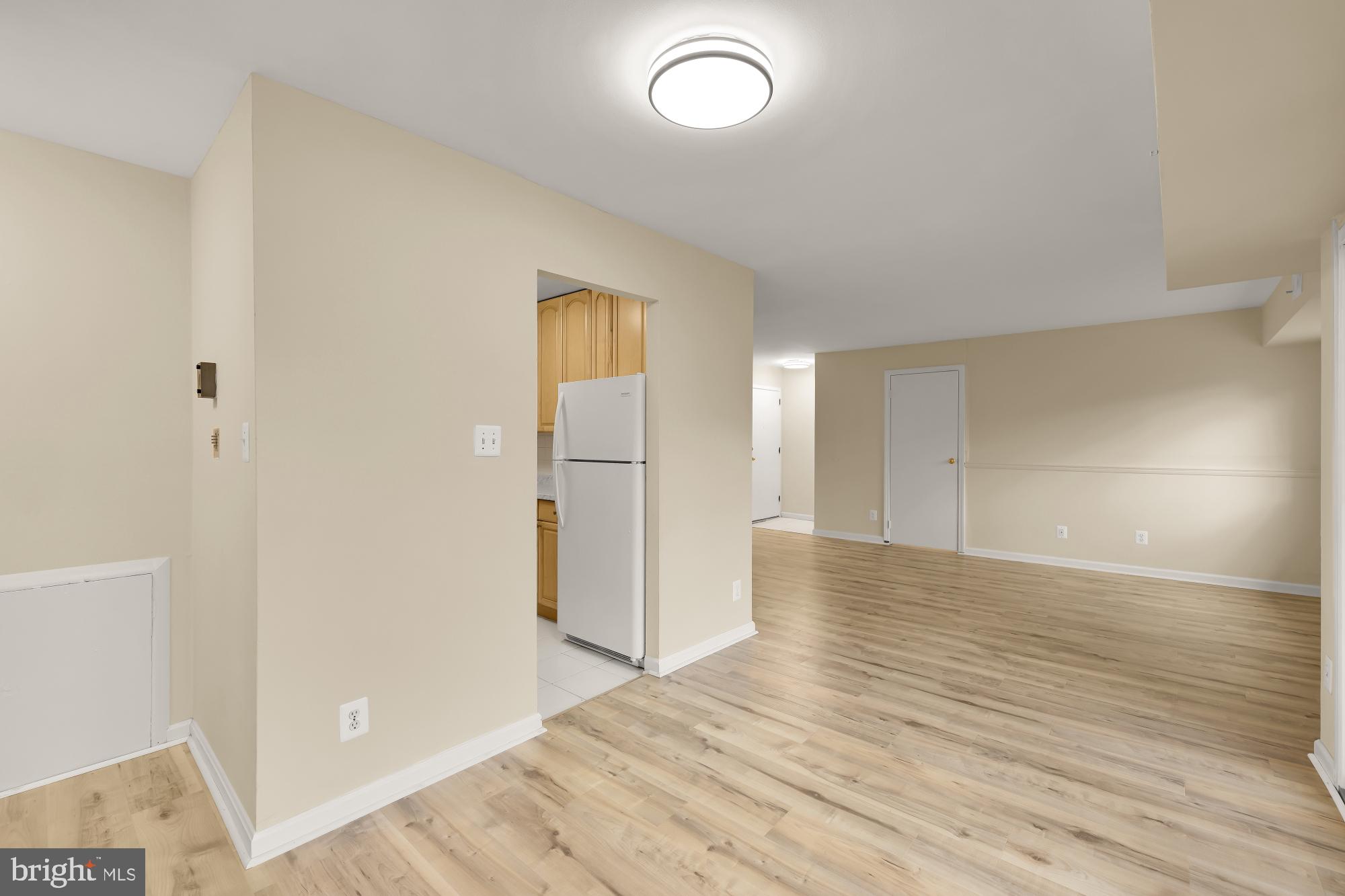 YORKTOWNE SQUARE - Residential