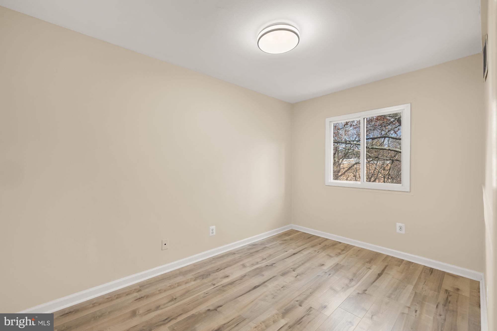 YORKTOWNE SQUARE - Residential