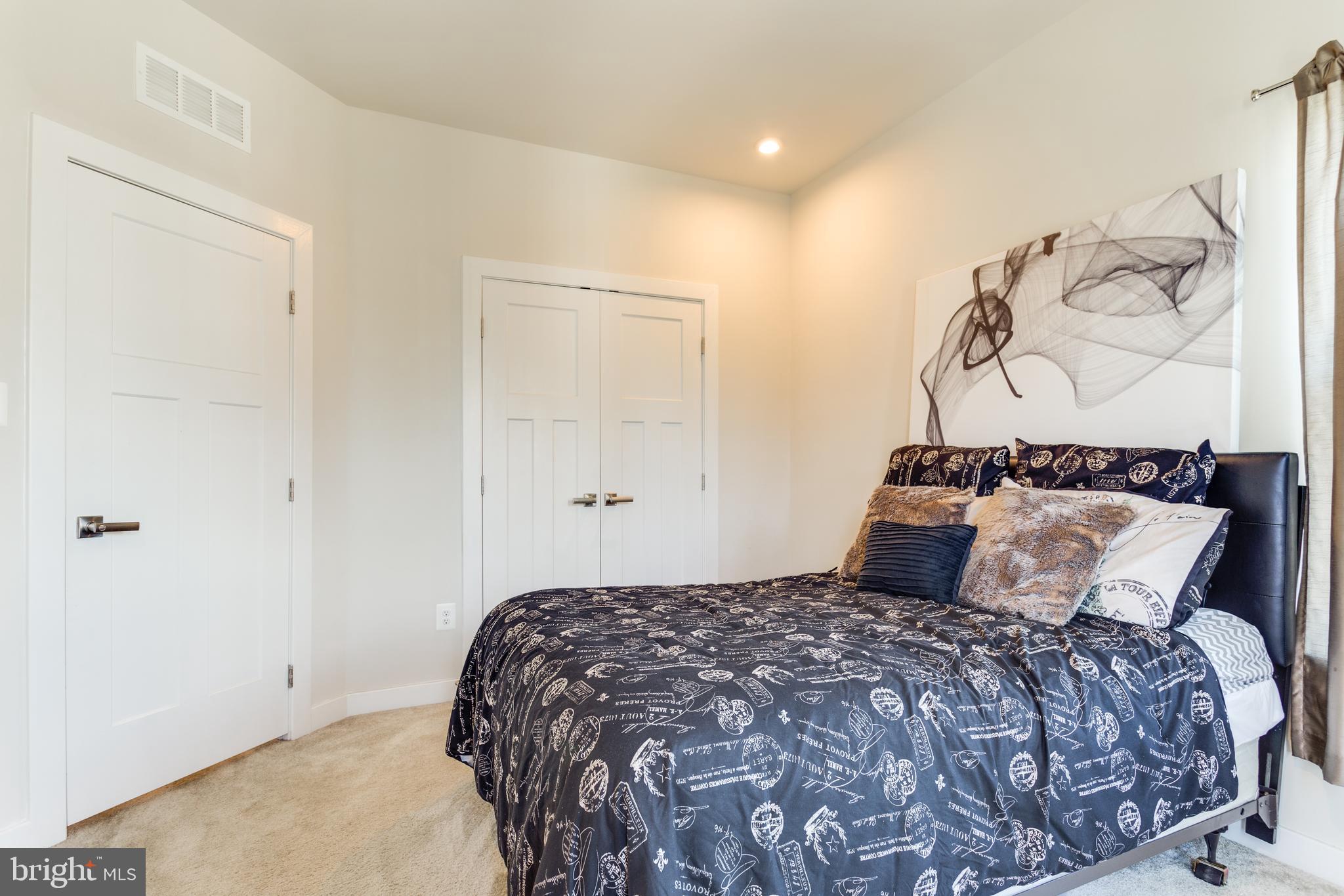 ST CHARLES SUB - Residential Lease