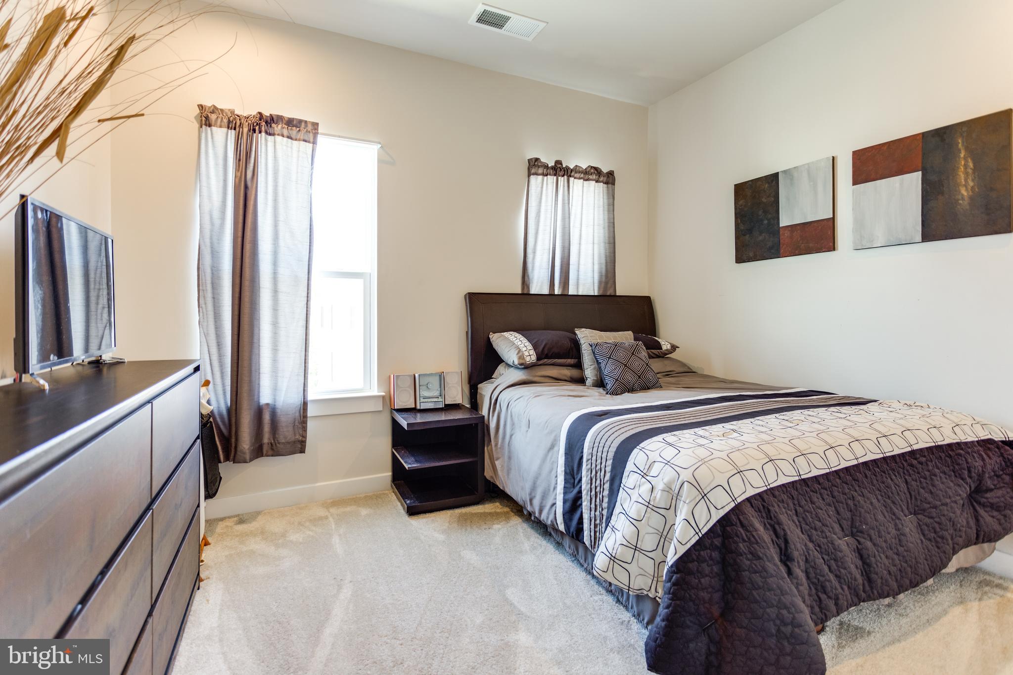 ST CHARLES SUB - Residential Lease